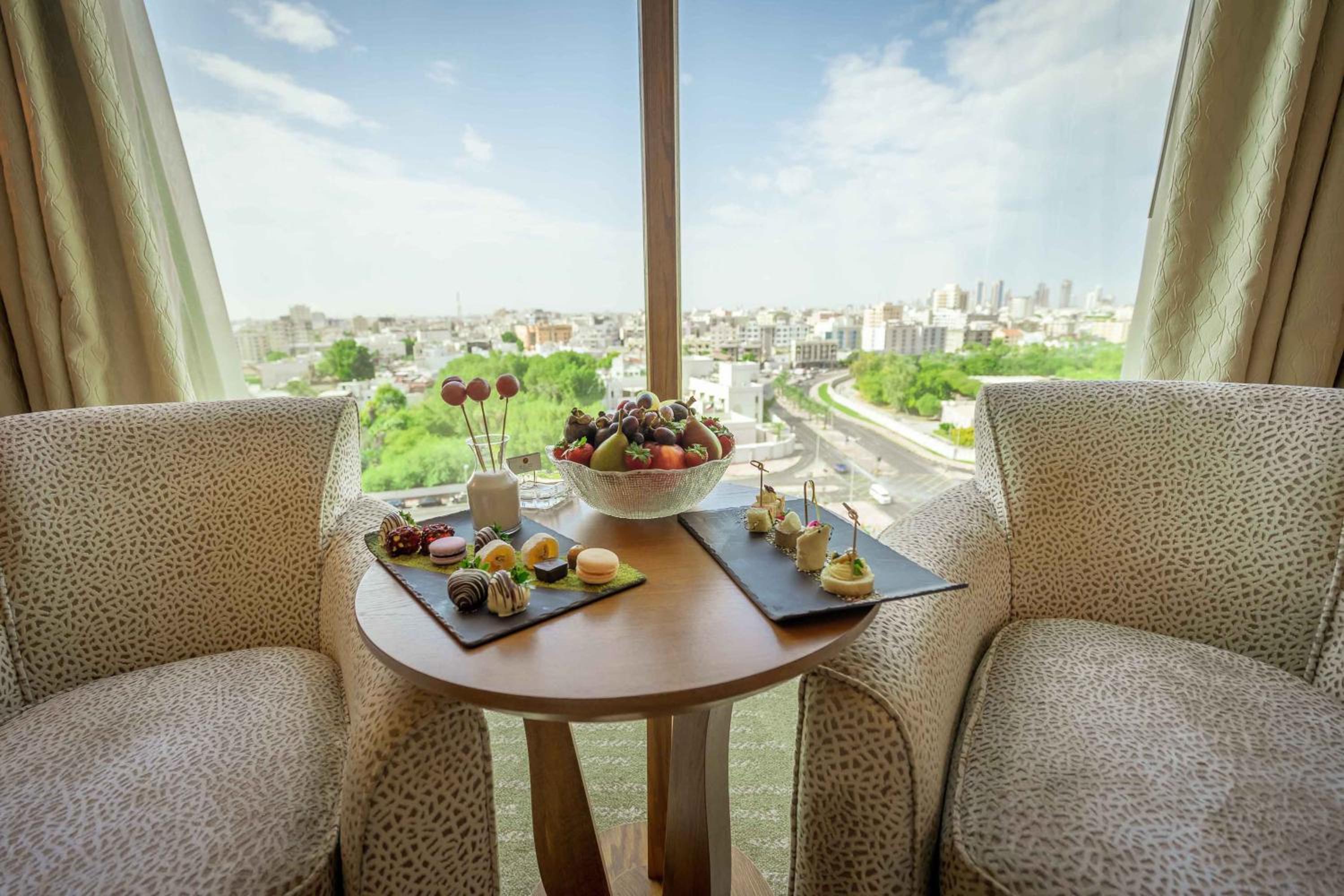 Luxury King Room - Photo 6