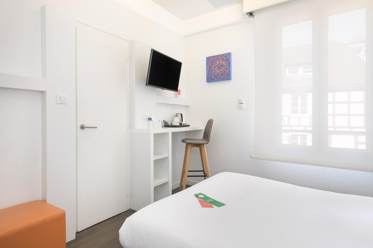 Standard Double Room - Photo 3