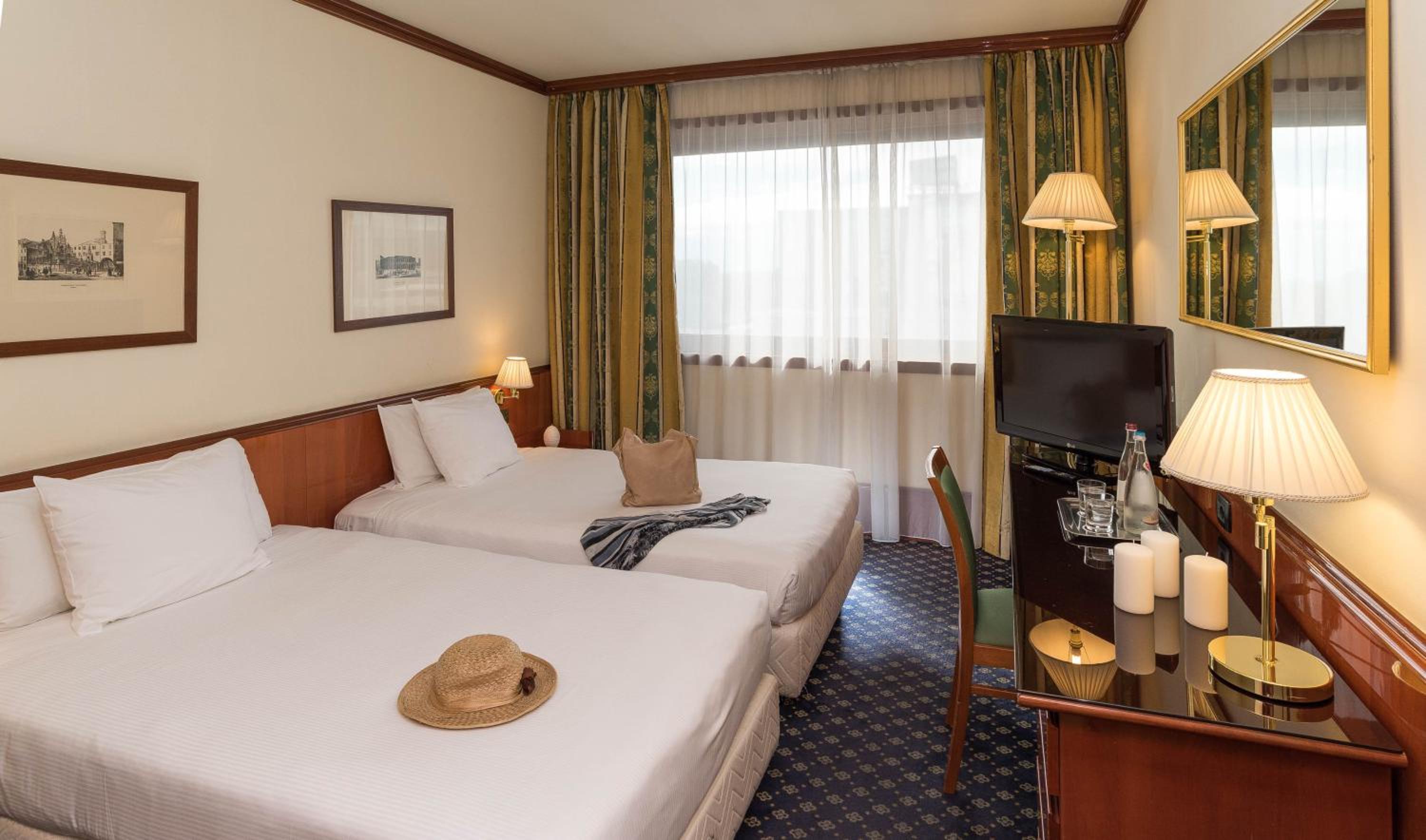 Classic Triple Room - Photo 3