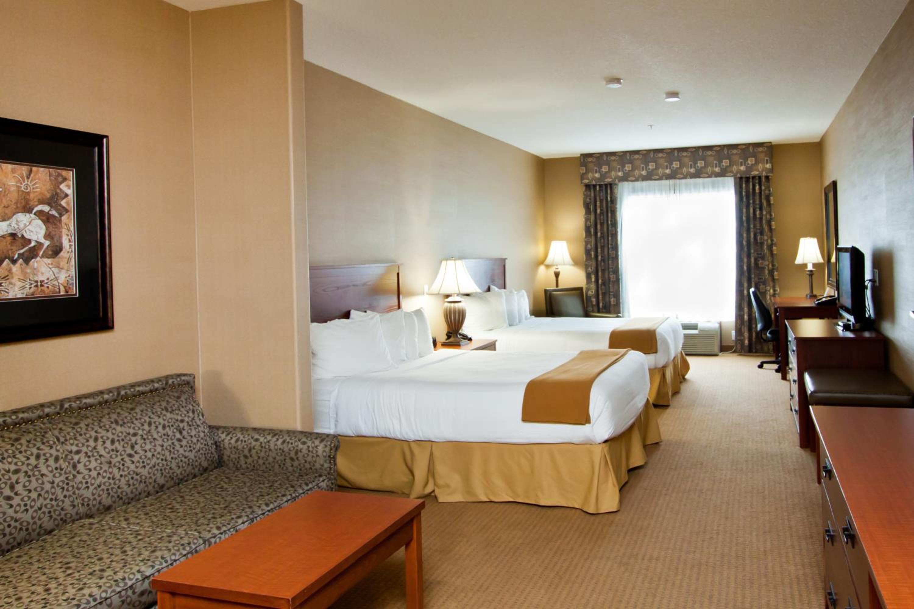 Studio Queen Suite with Two Queen Beds - Non-Smoking - Photo 6