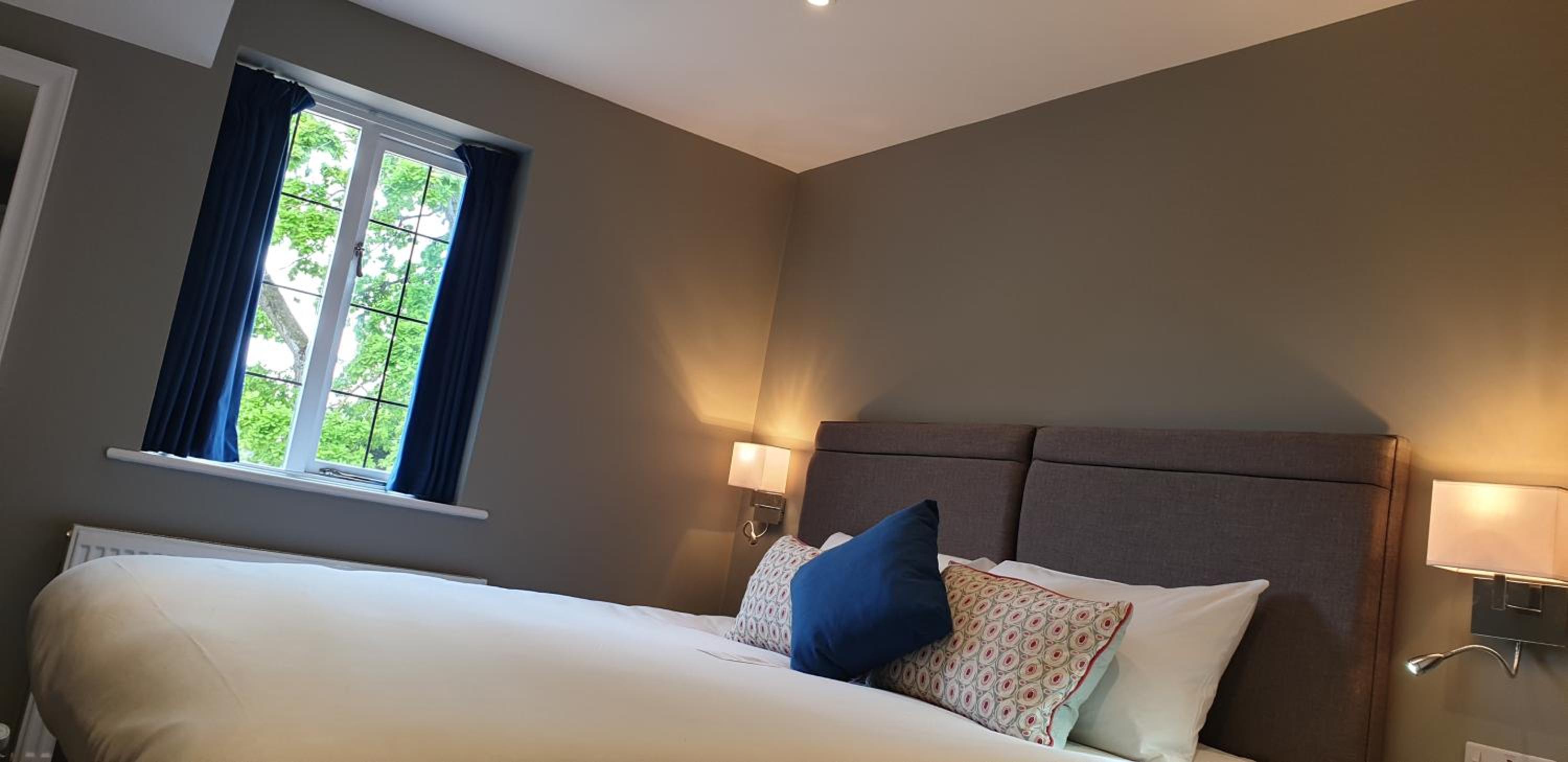 Large Double or Twin Room photo 2
