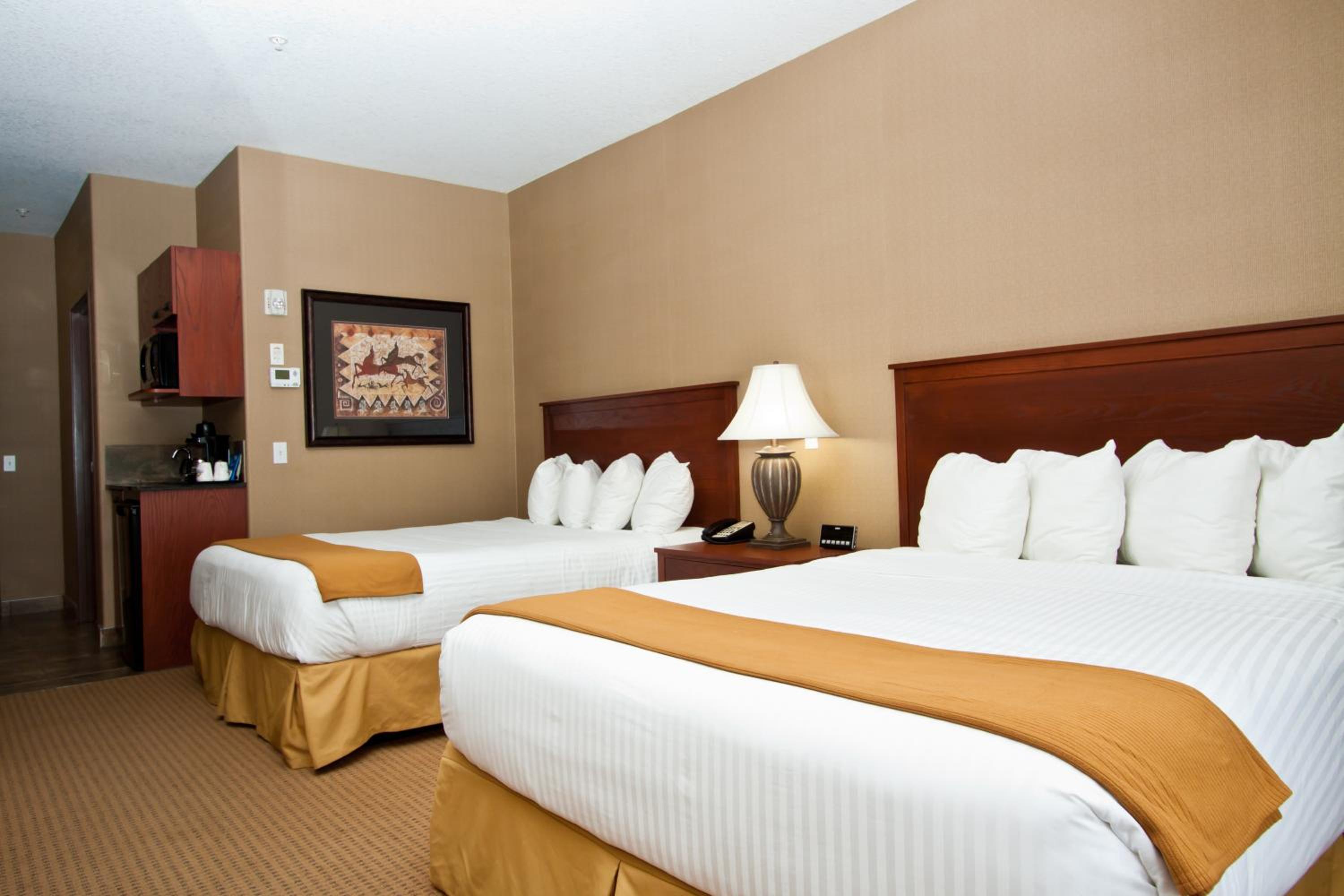 Studio Queen Suite with Two Queen Beds - Non-Smoking - Photo 4