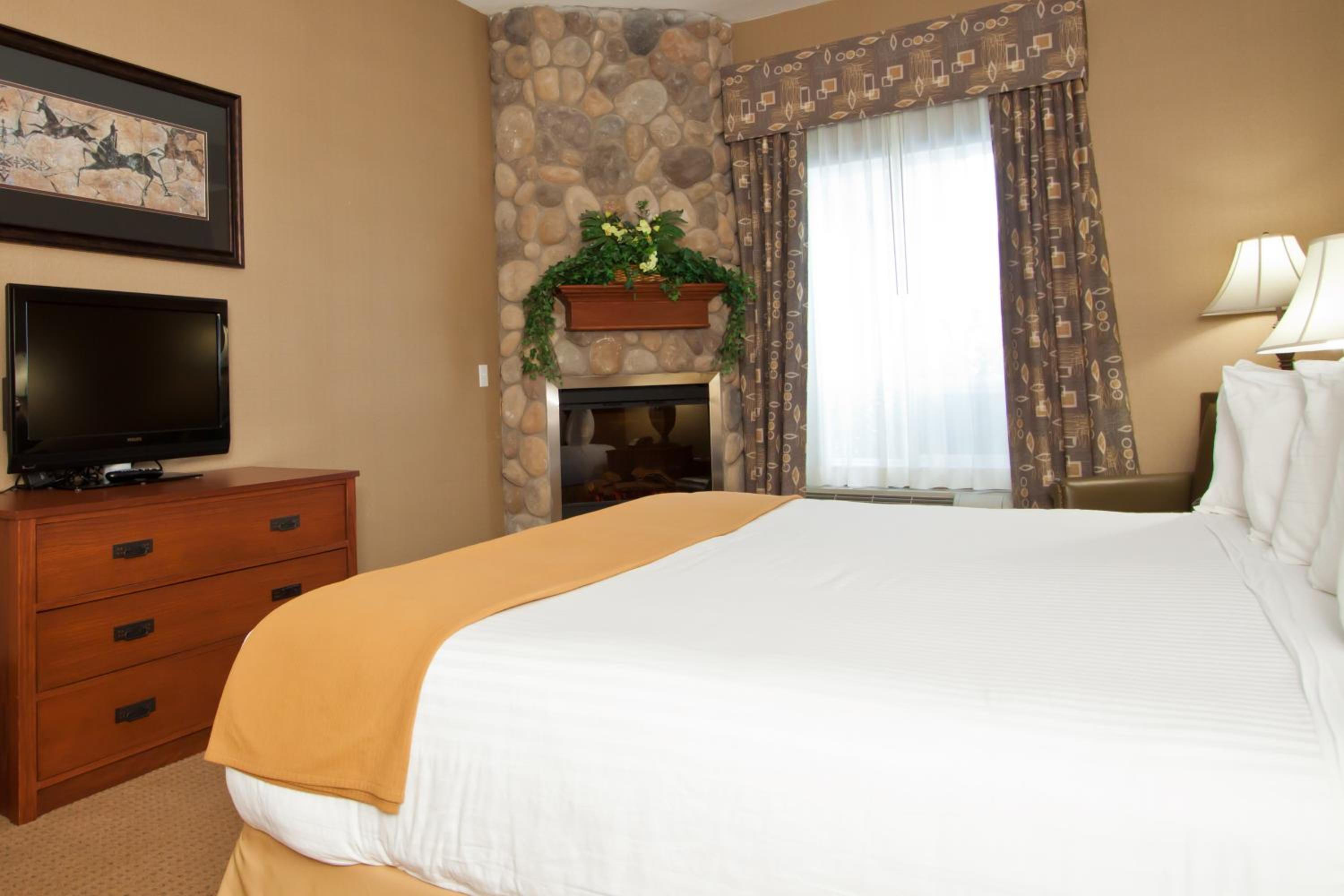 Deluxe King Room - Disability Access - Non-Smoking - Photo 1
