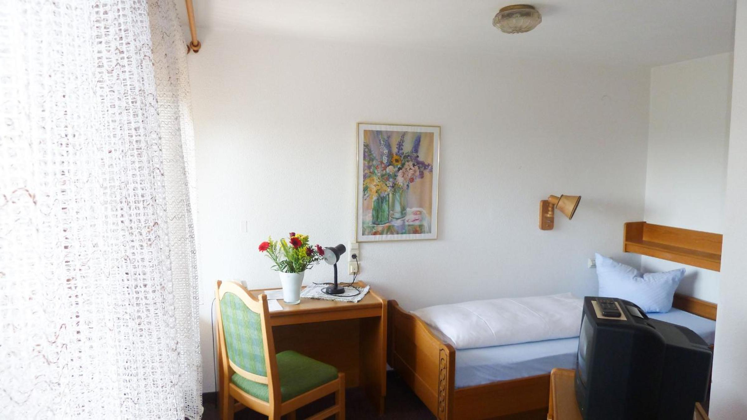Budget Single Room photo 3