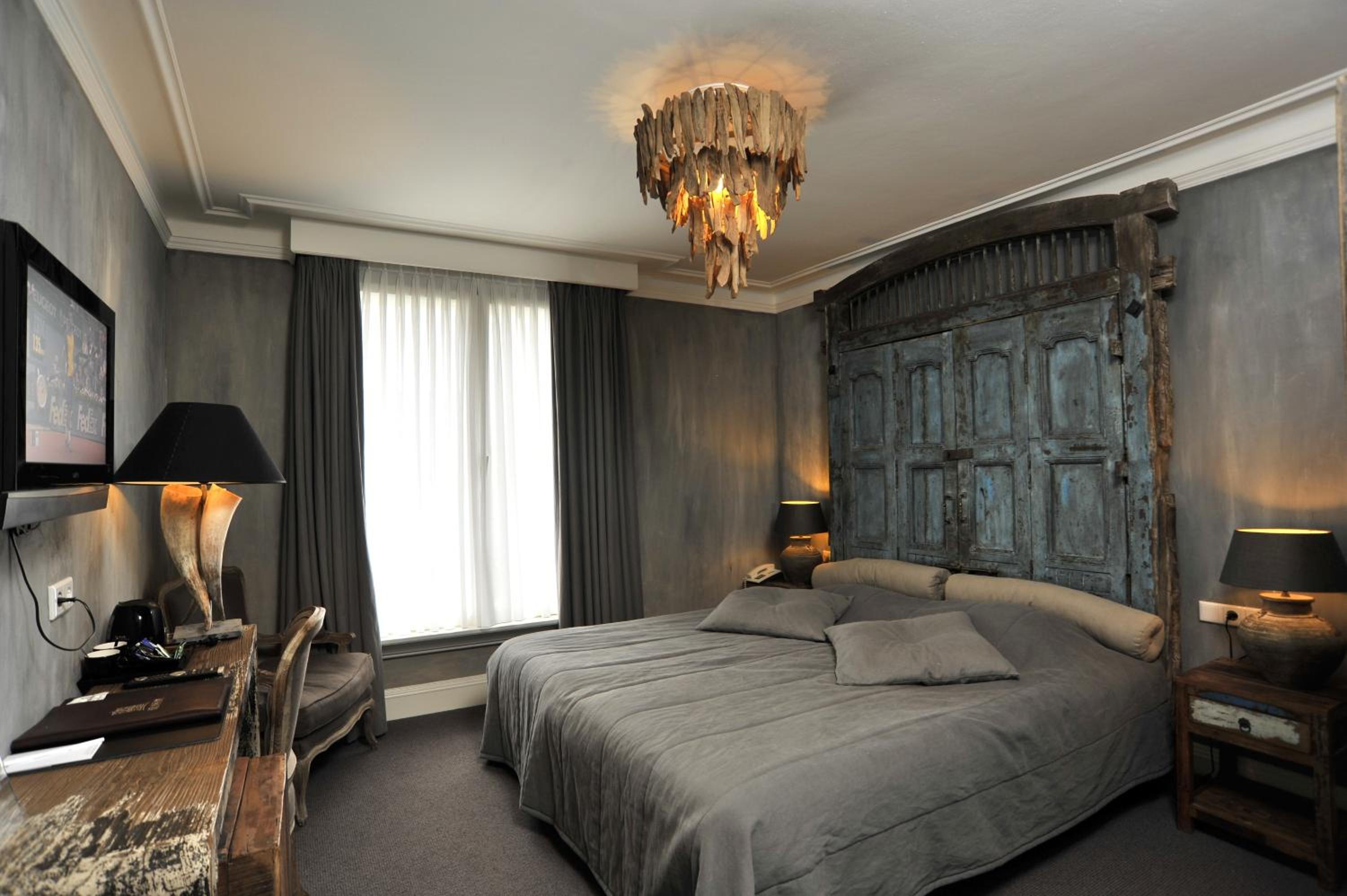 Luxury City Room - Photo 14