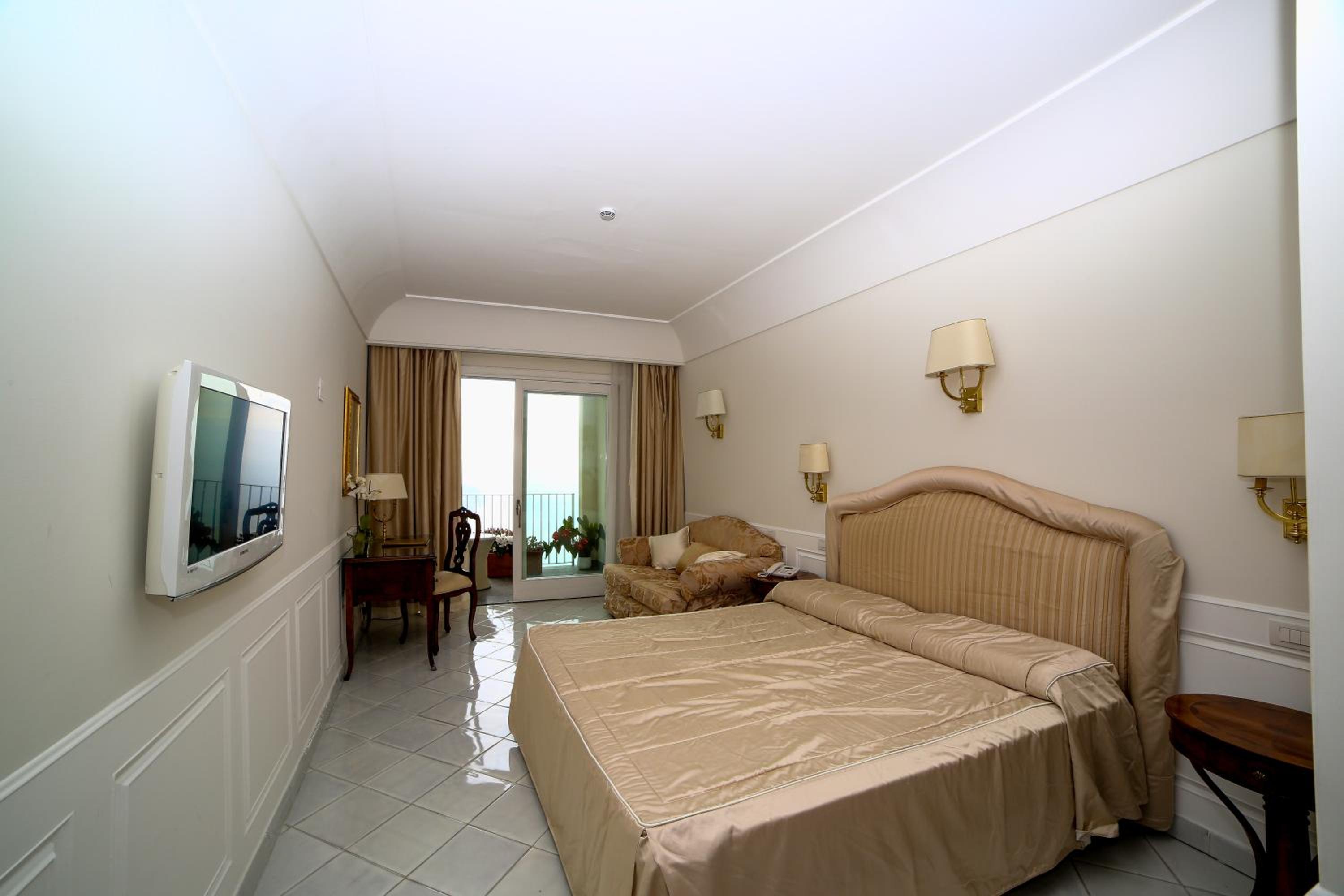 Deluxe Double Room - Photo 3