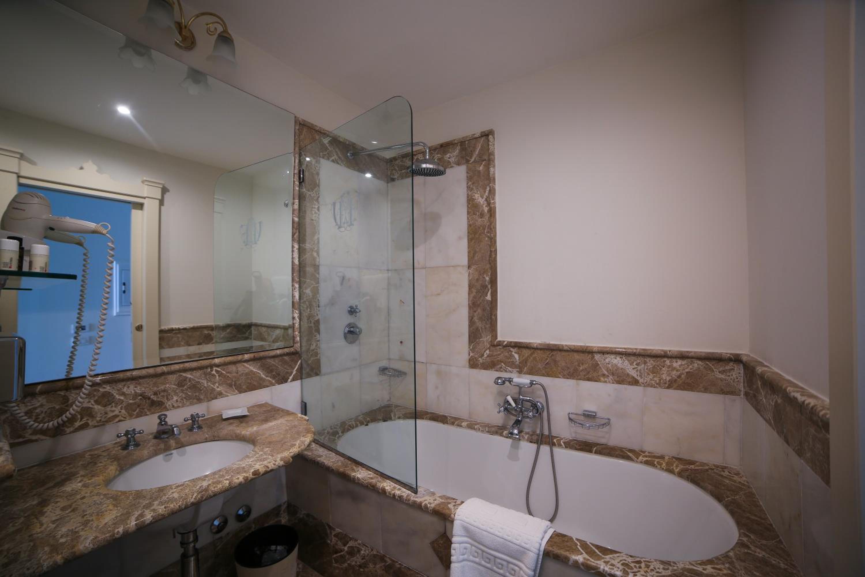 Superior Double Room - Photo 5