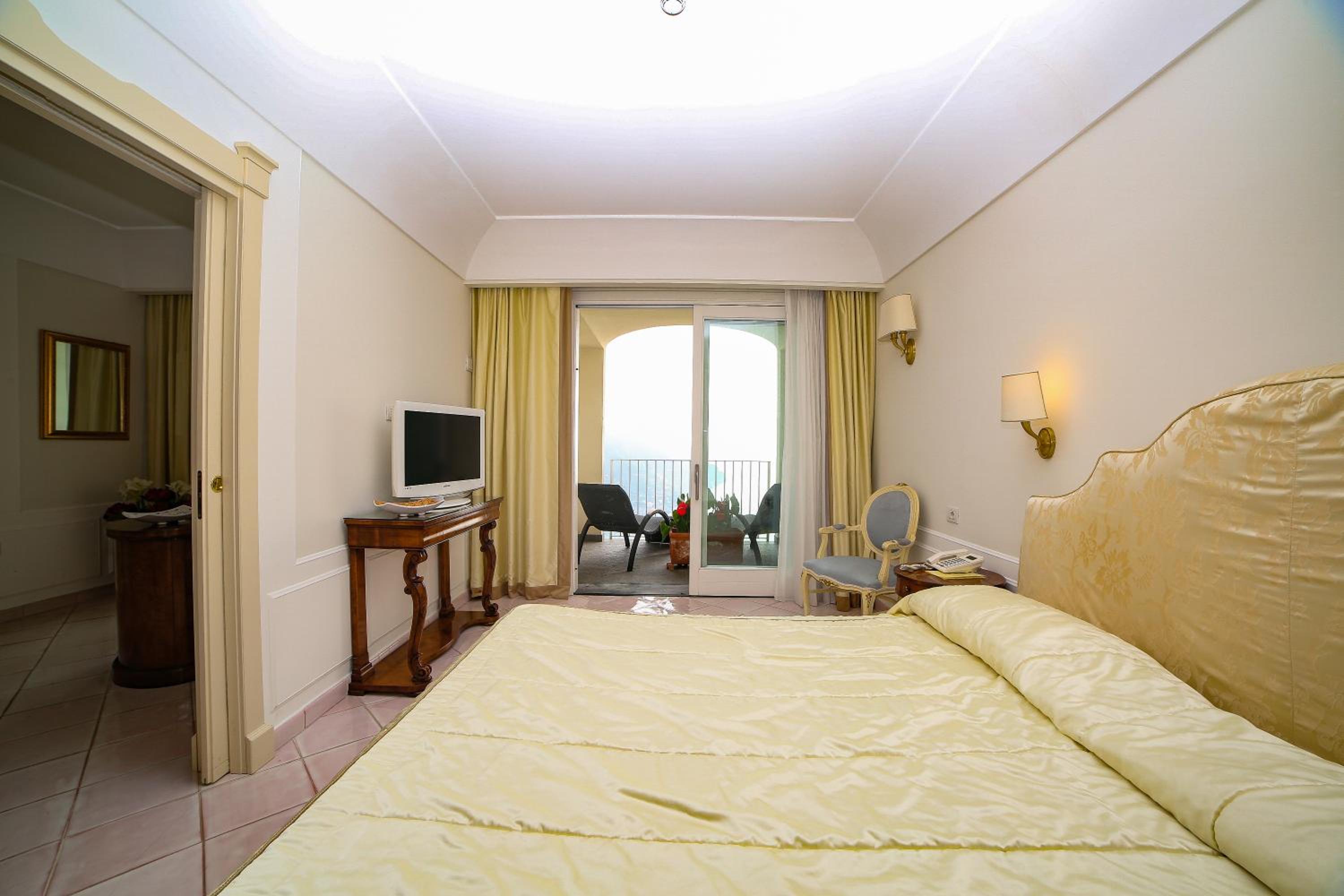 Suite - Photo 4