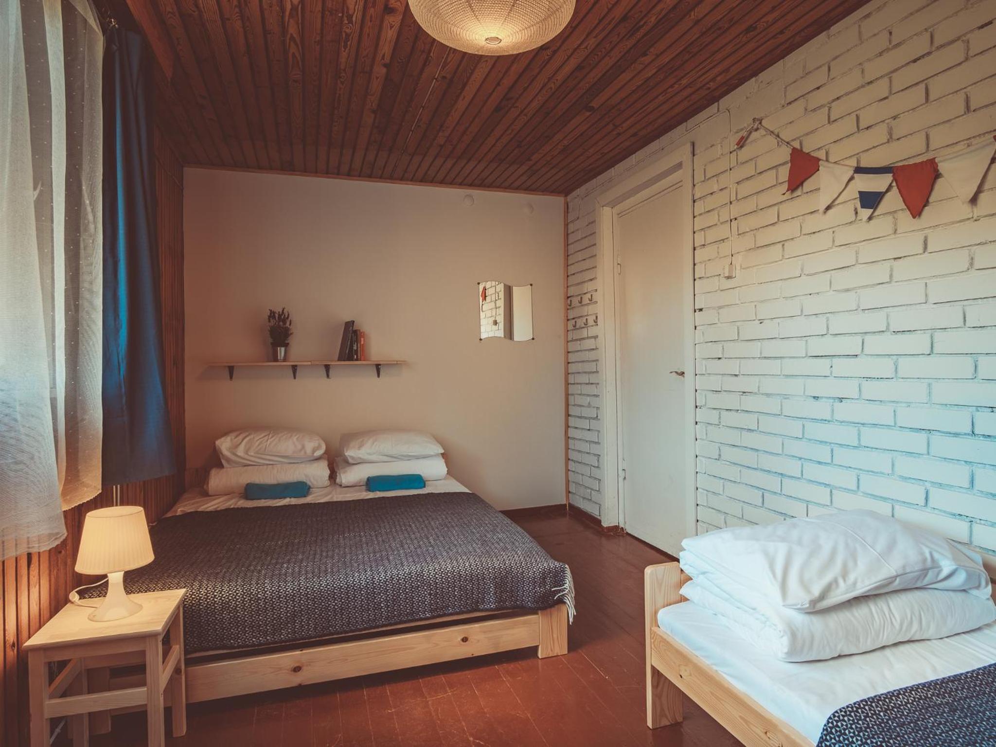 Quadruple Room with Balcony - Photo 8