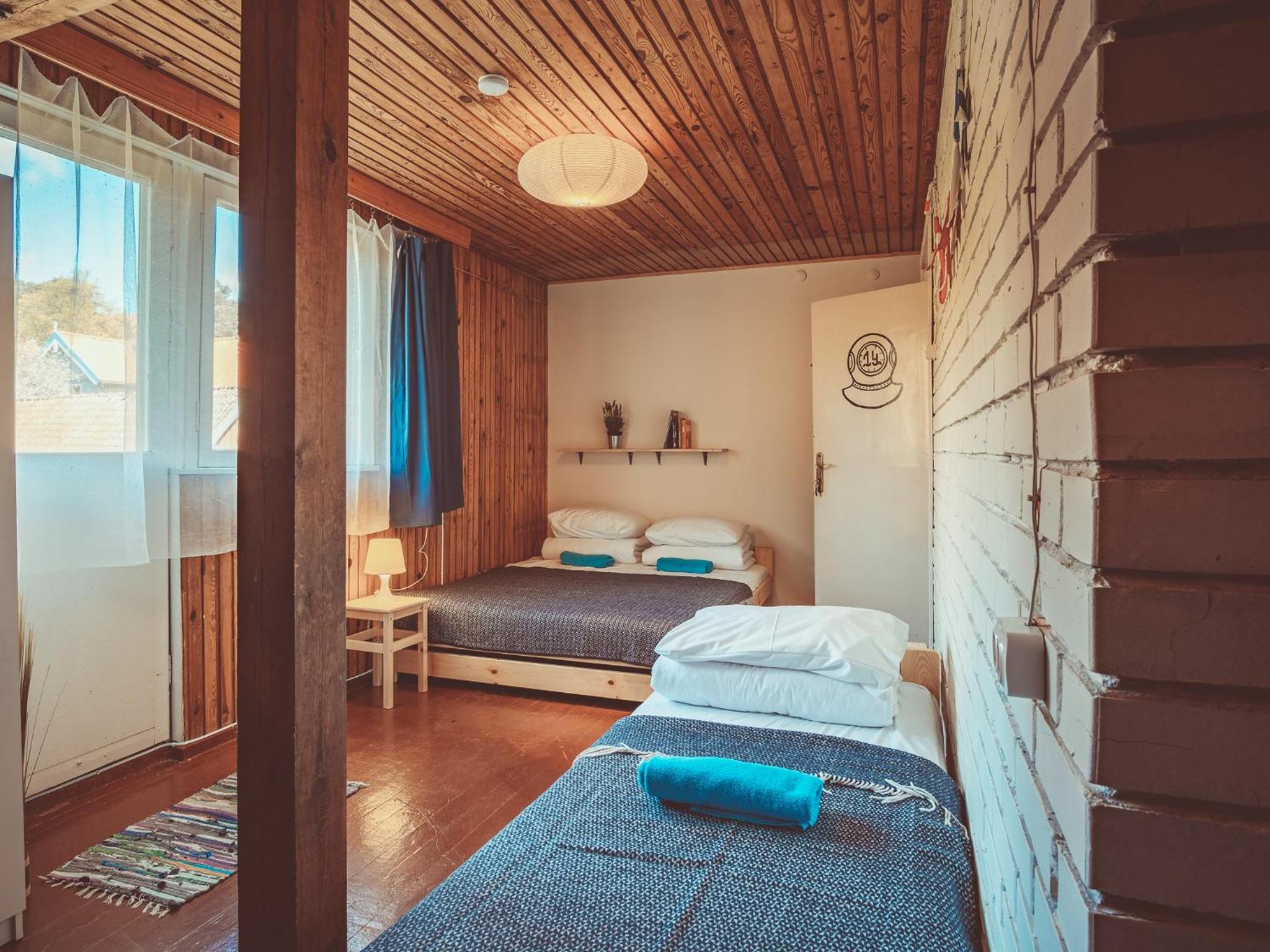 Quadruple Room with Balcony - Photo 9