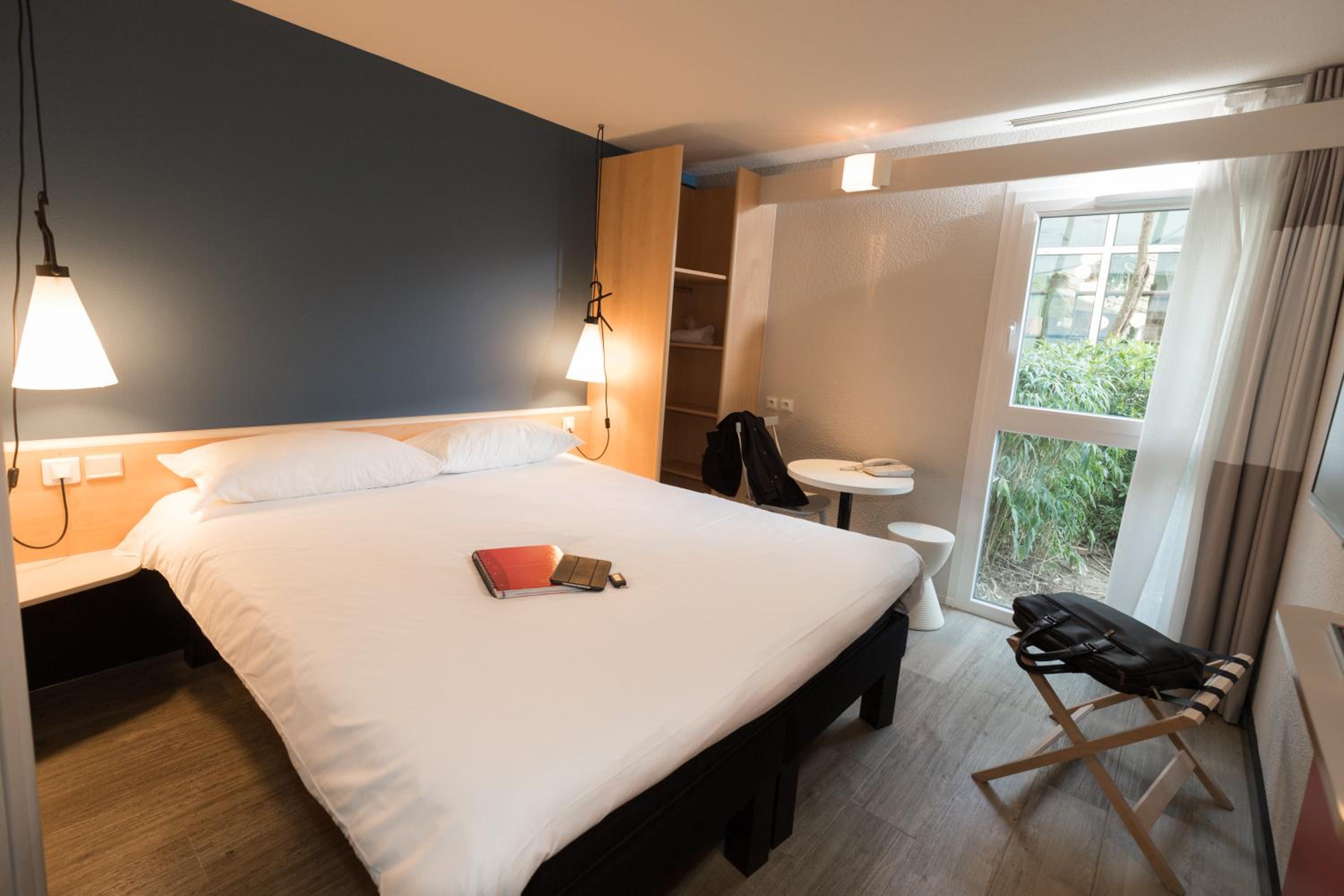 Standard Double Room - Photo 8
