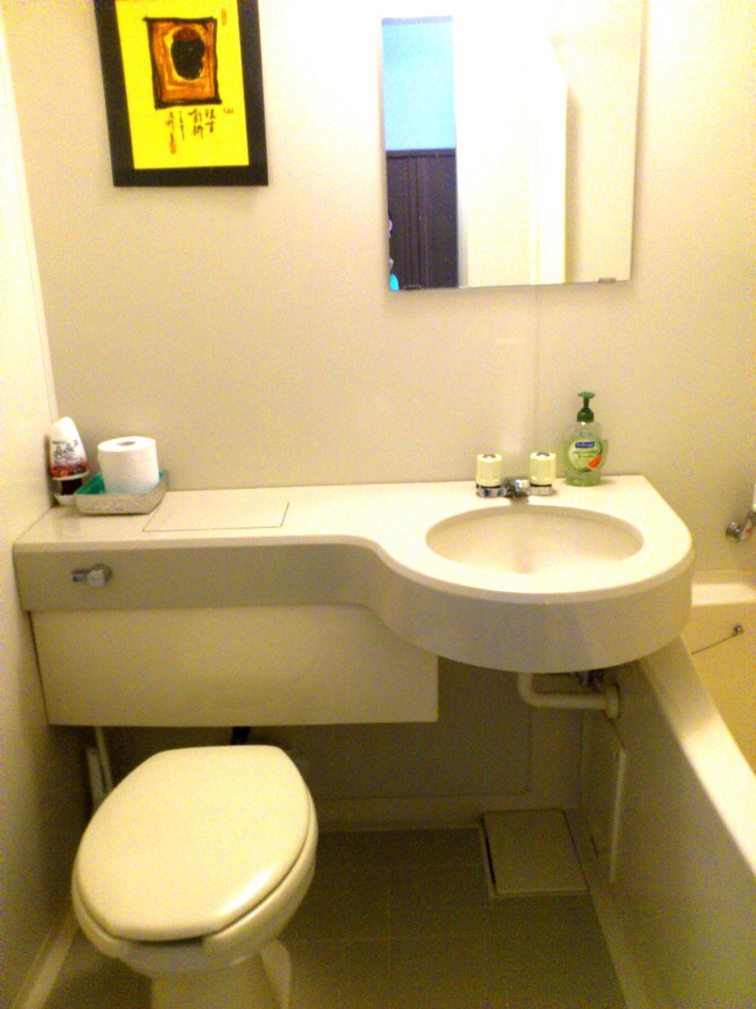 Twin Room with Private Bathroom - Non-Smoking photo 2