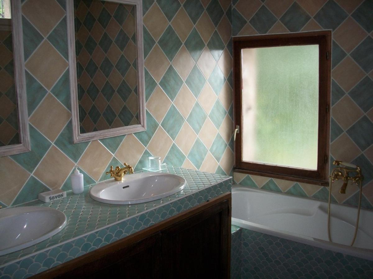 Triple Room with Pool View - Photo 6