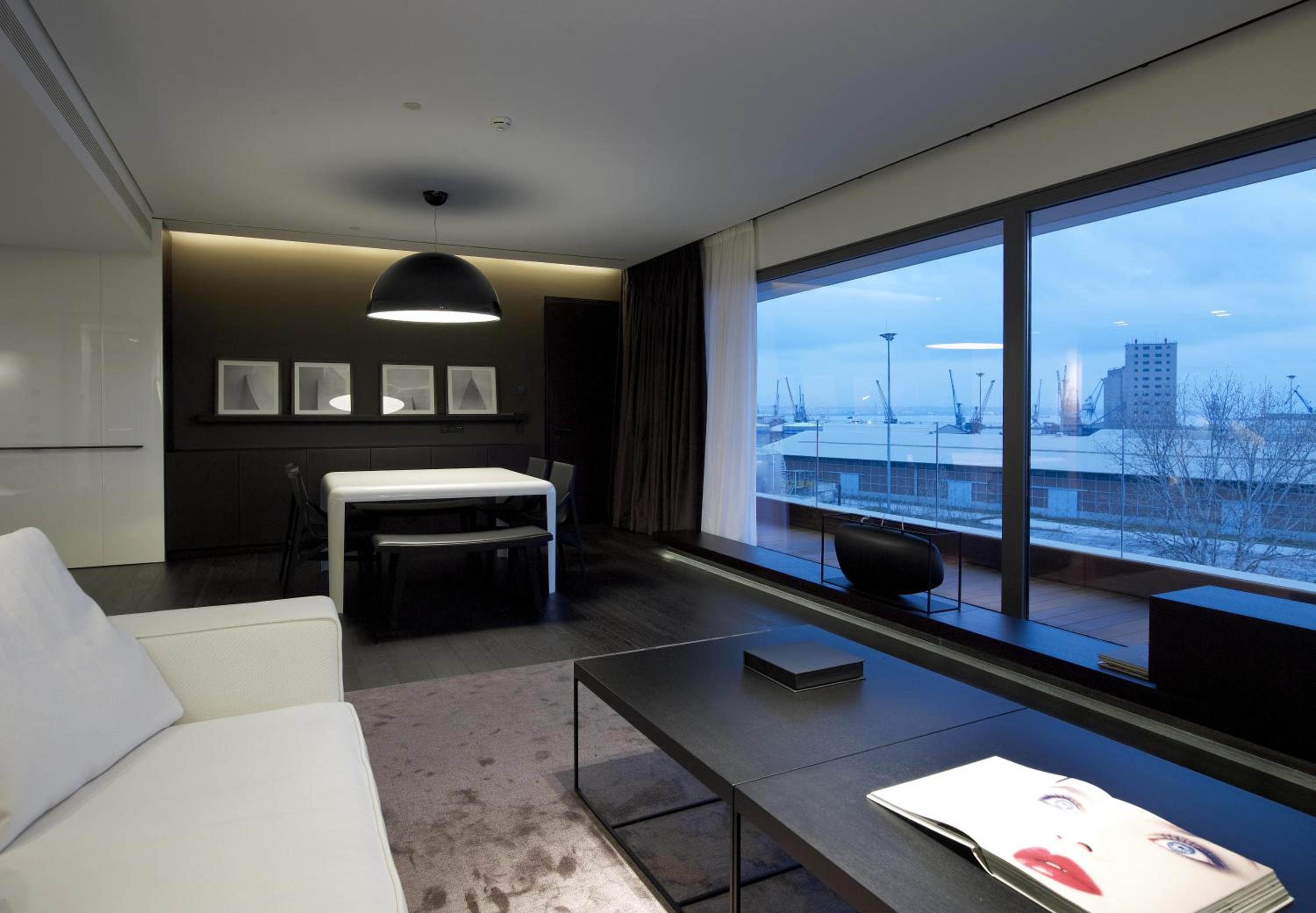 The Met Suite - Photo 5