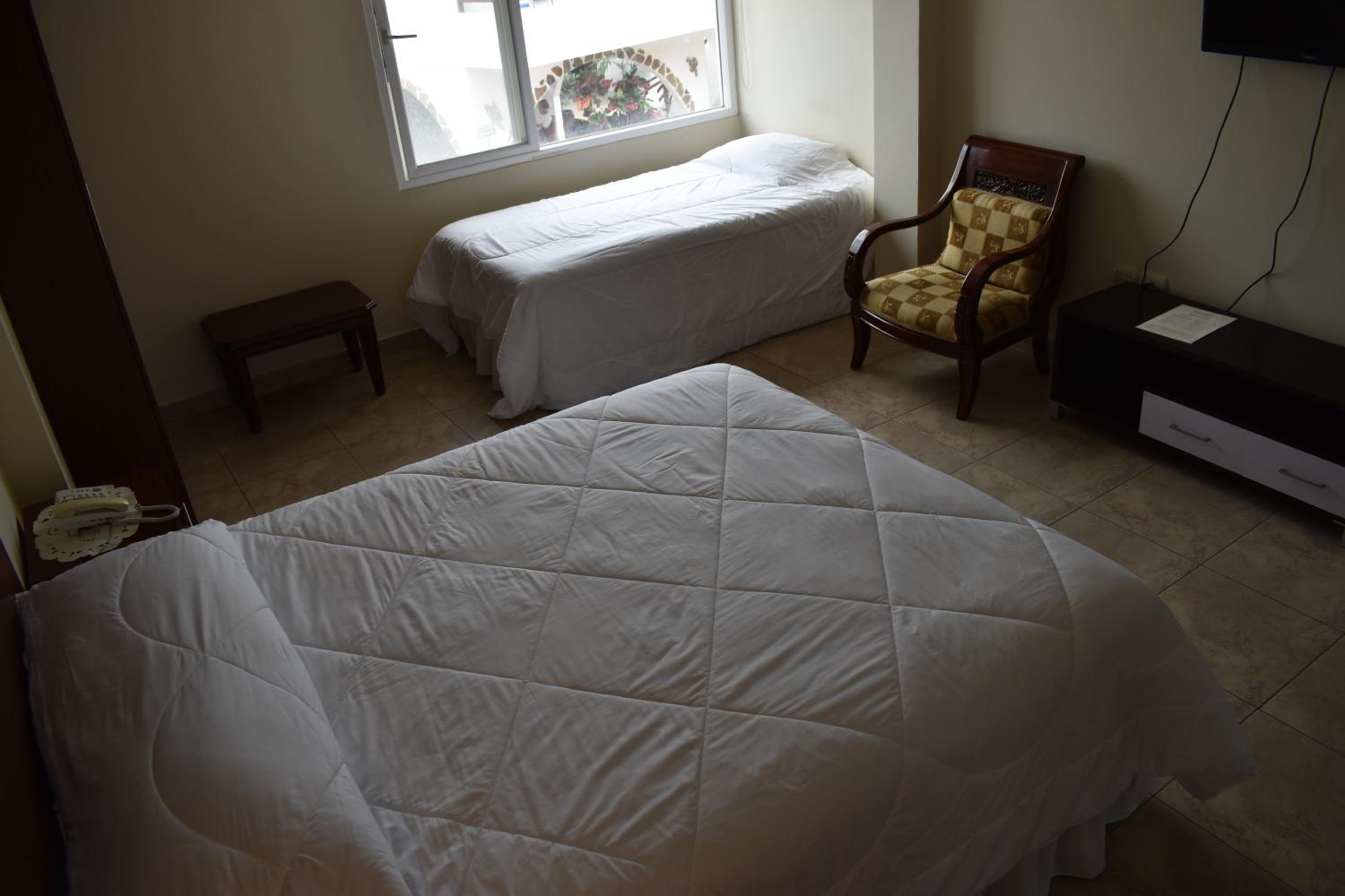 Quintuple Room