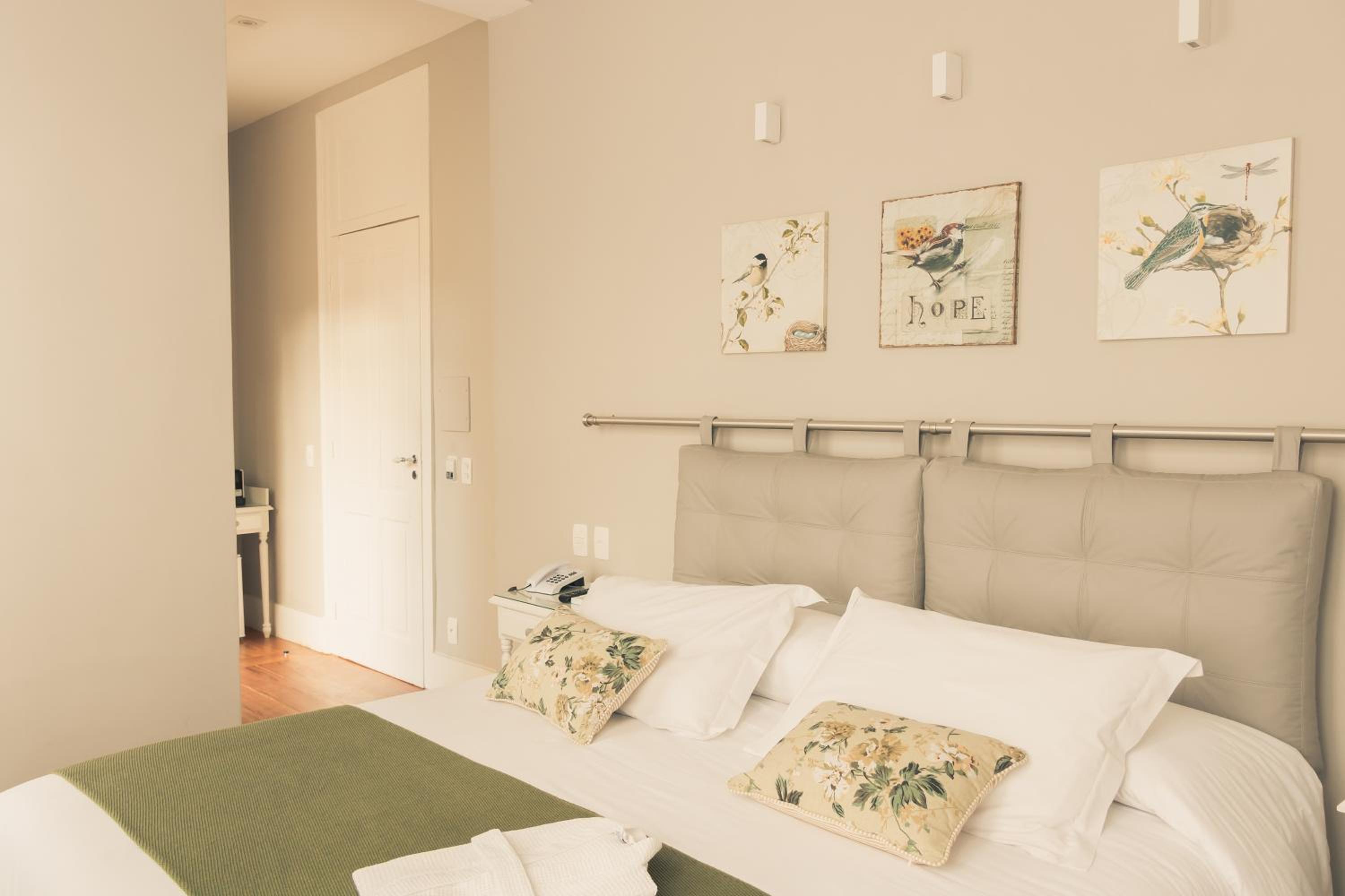 Superior Suite - Photo 4
