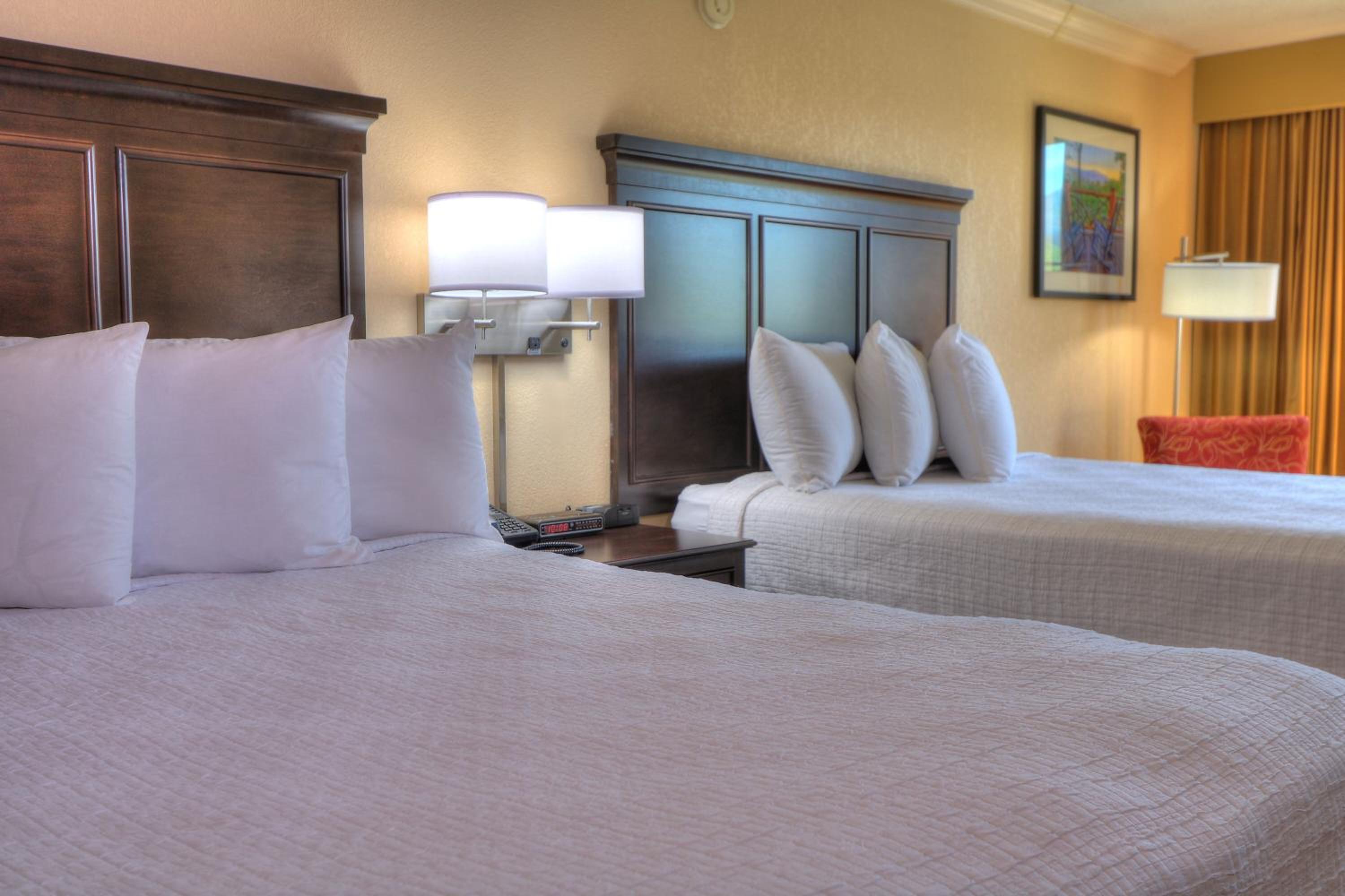 Queen Room with Two Queen Beds - Non-Smoking - Photo 1