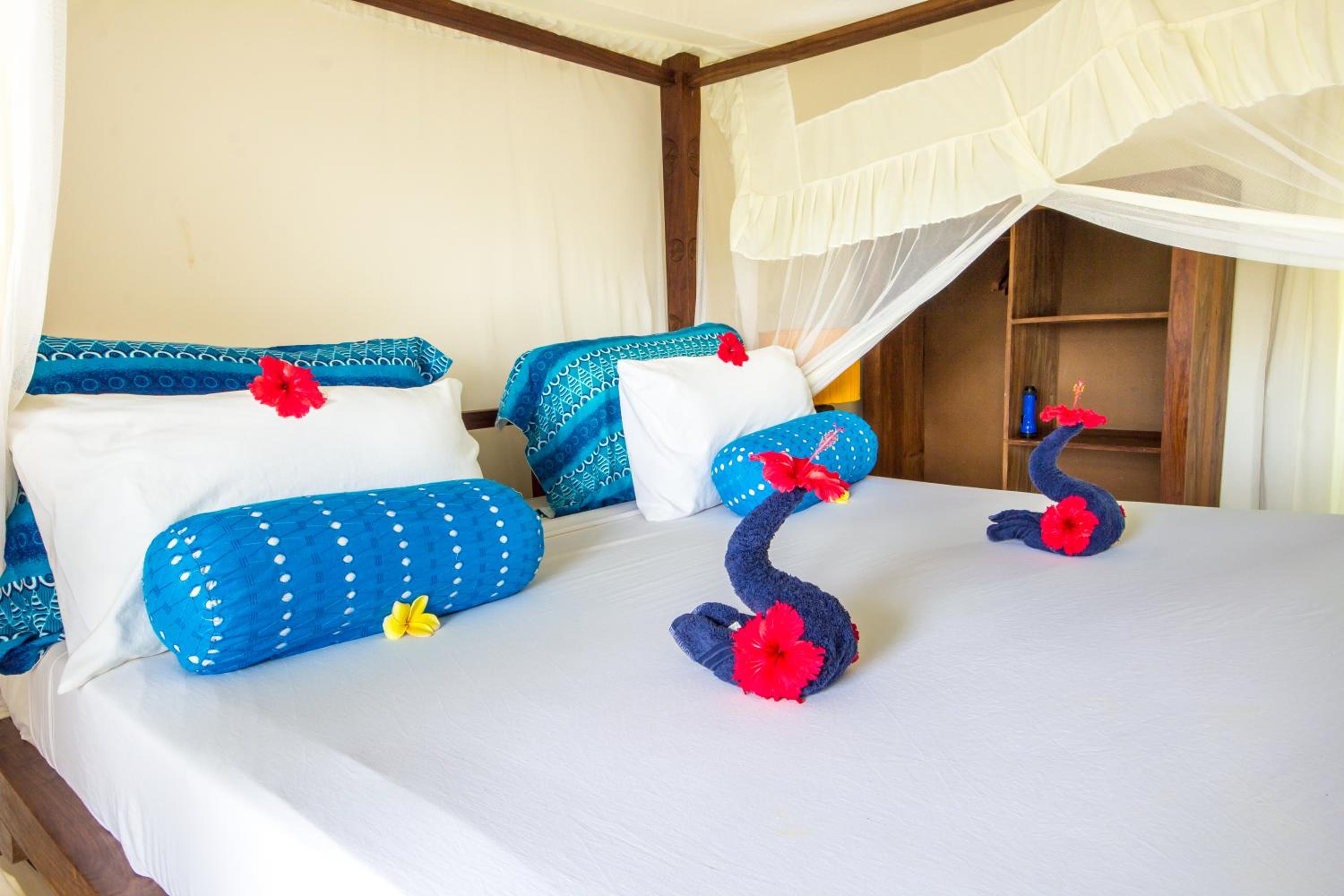 Double or Twin Room with Garden View - Photo 10