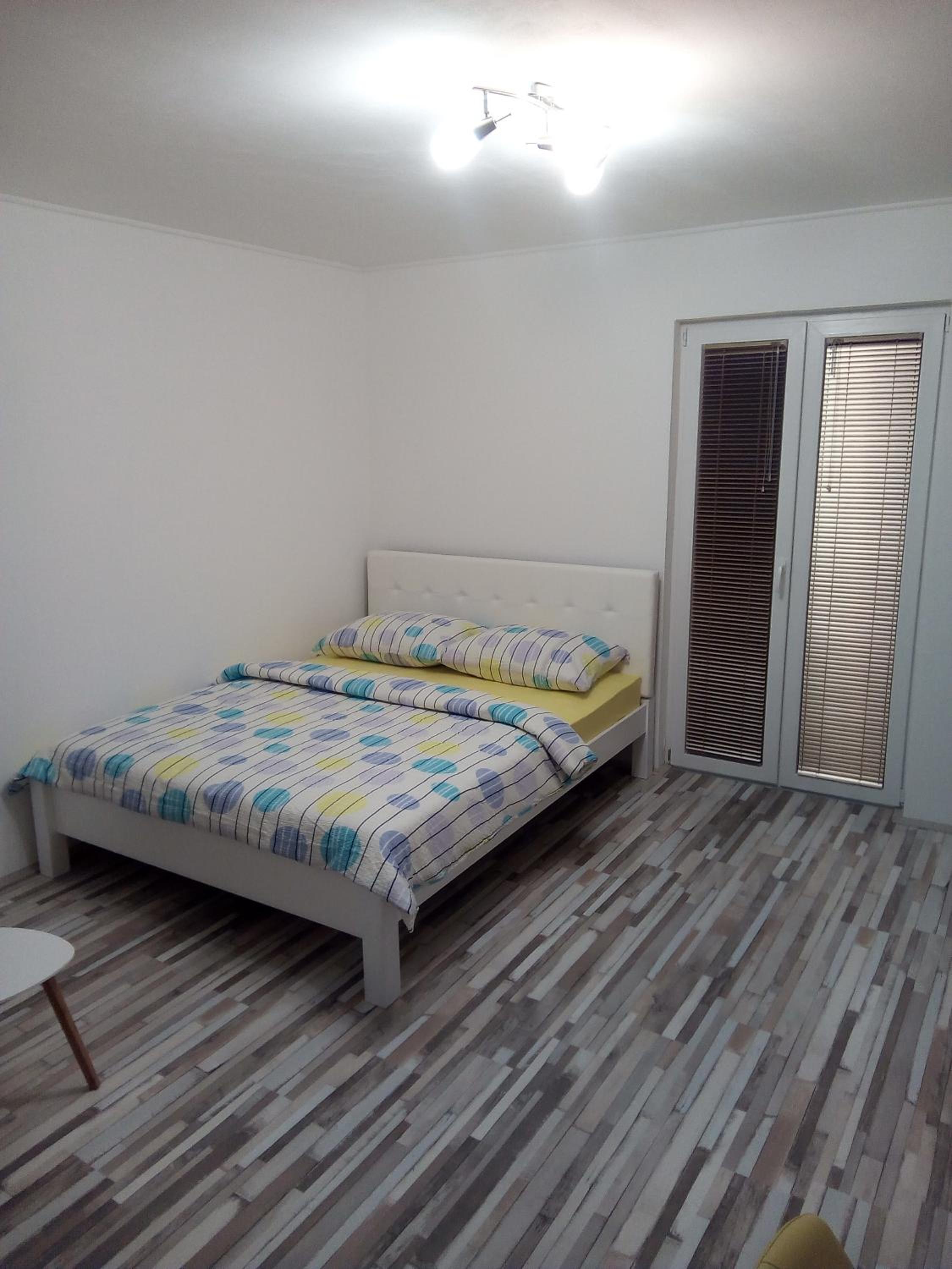 One-Bedroom Apartment photo 1