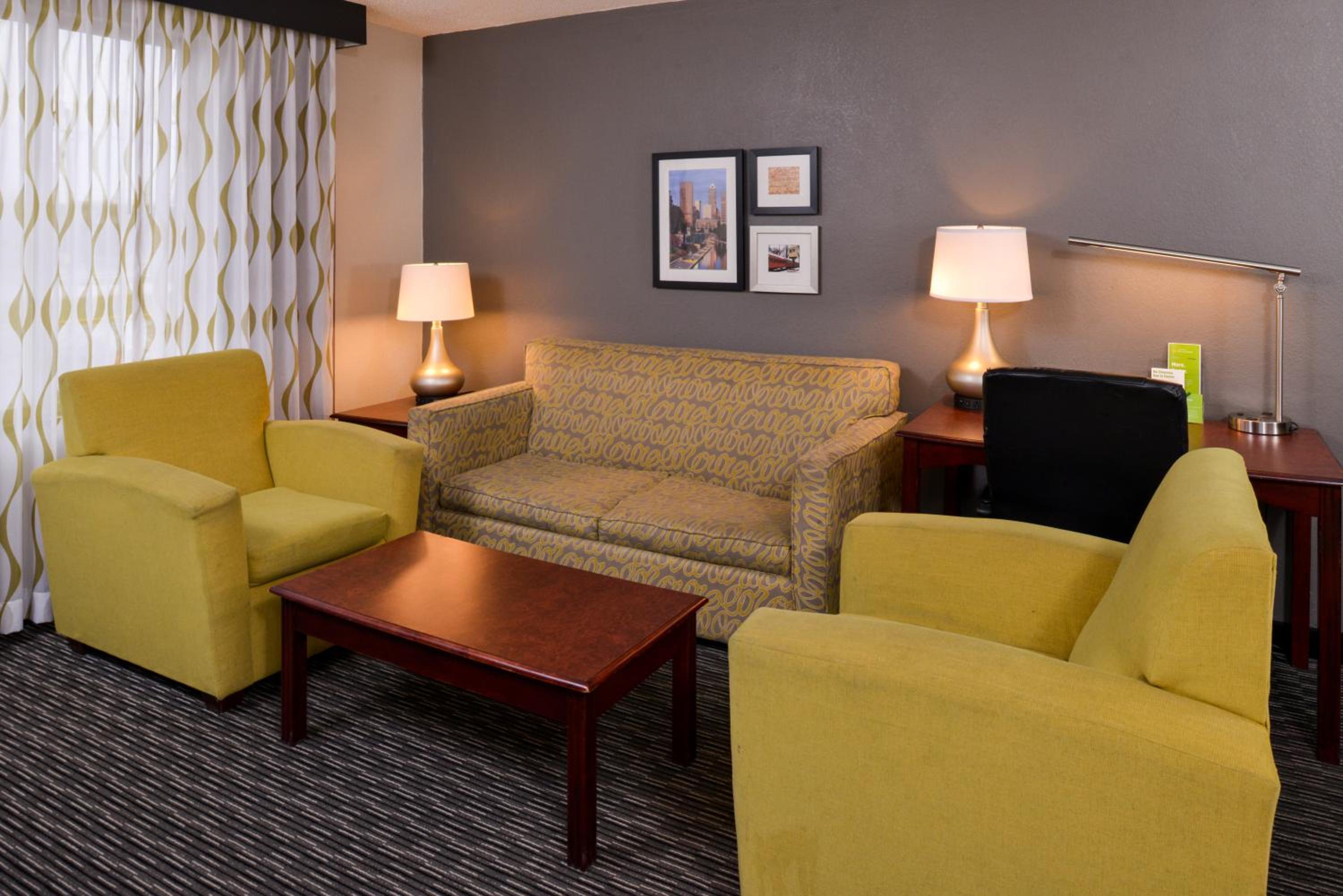 King Suite - Photo 2