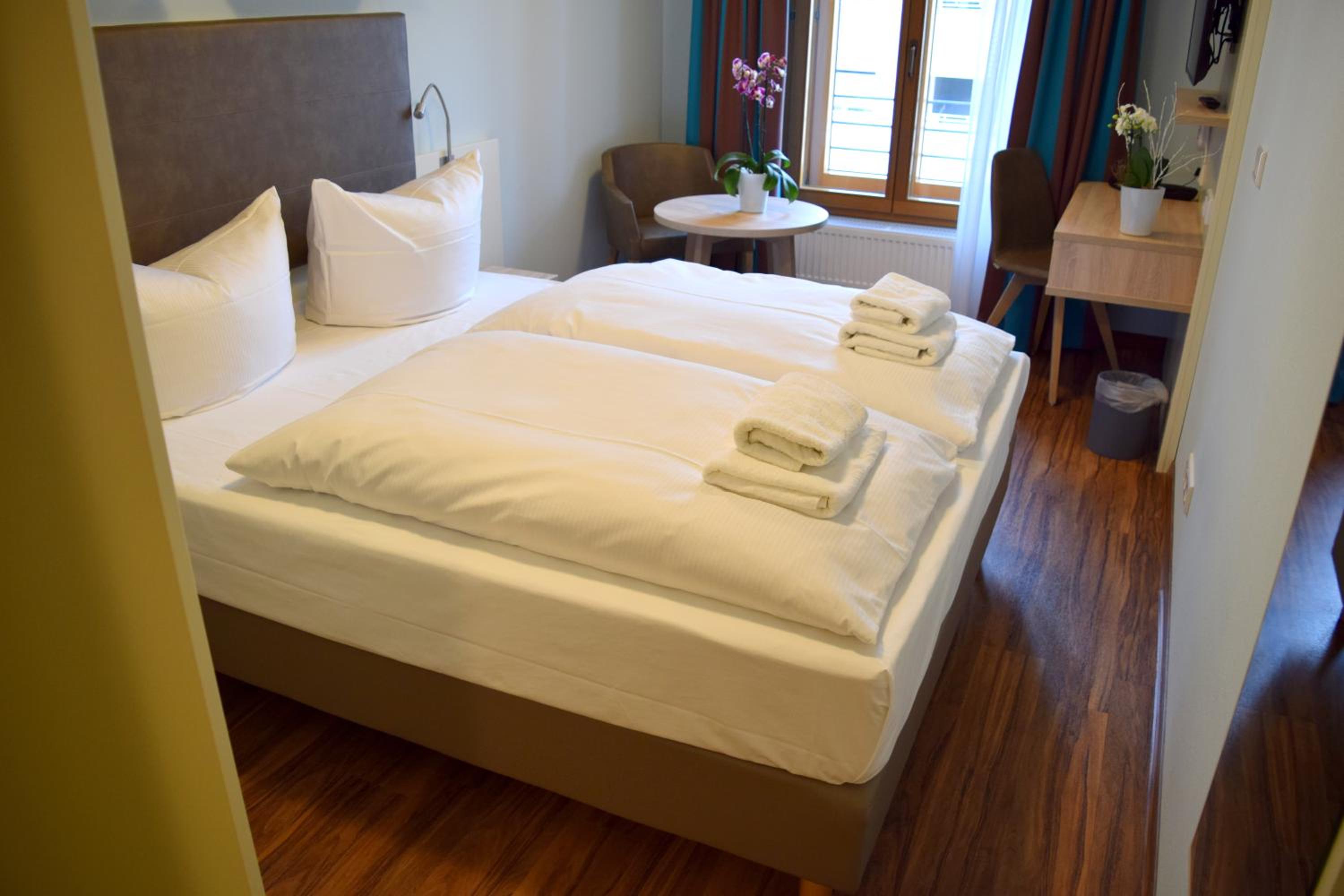 Double Room - Photo 4