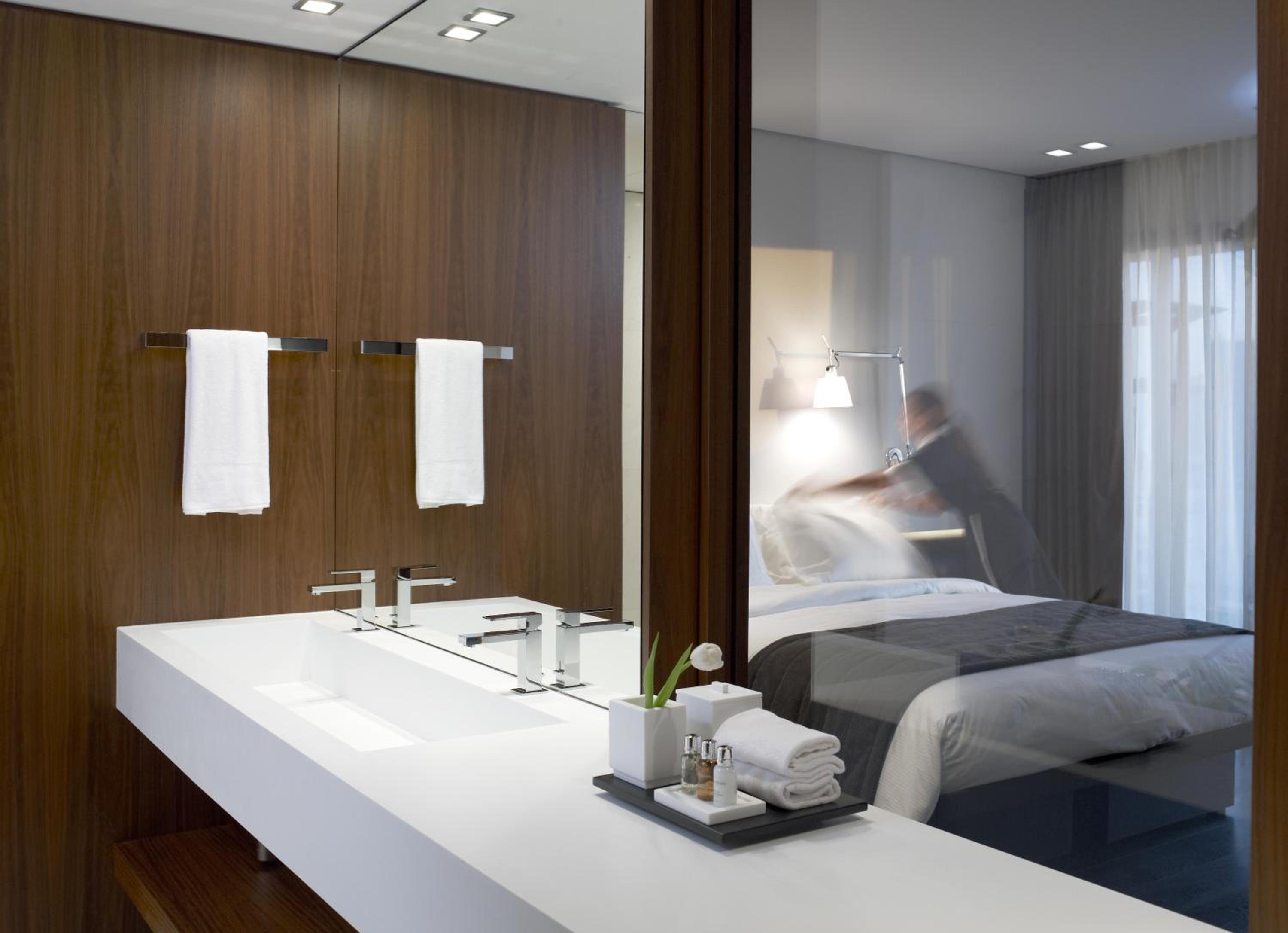 Executive Suite - Photo 5
