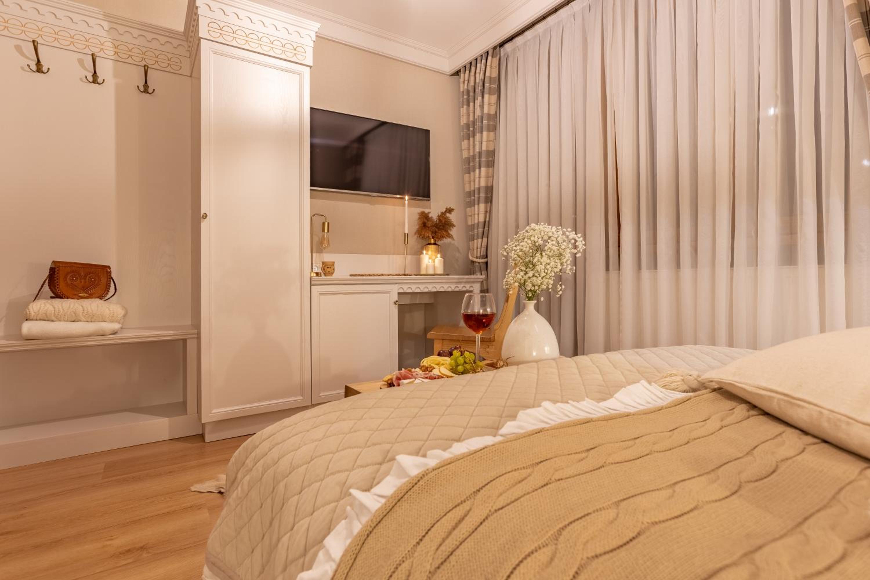 Deluxe Double Room - Photo 4