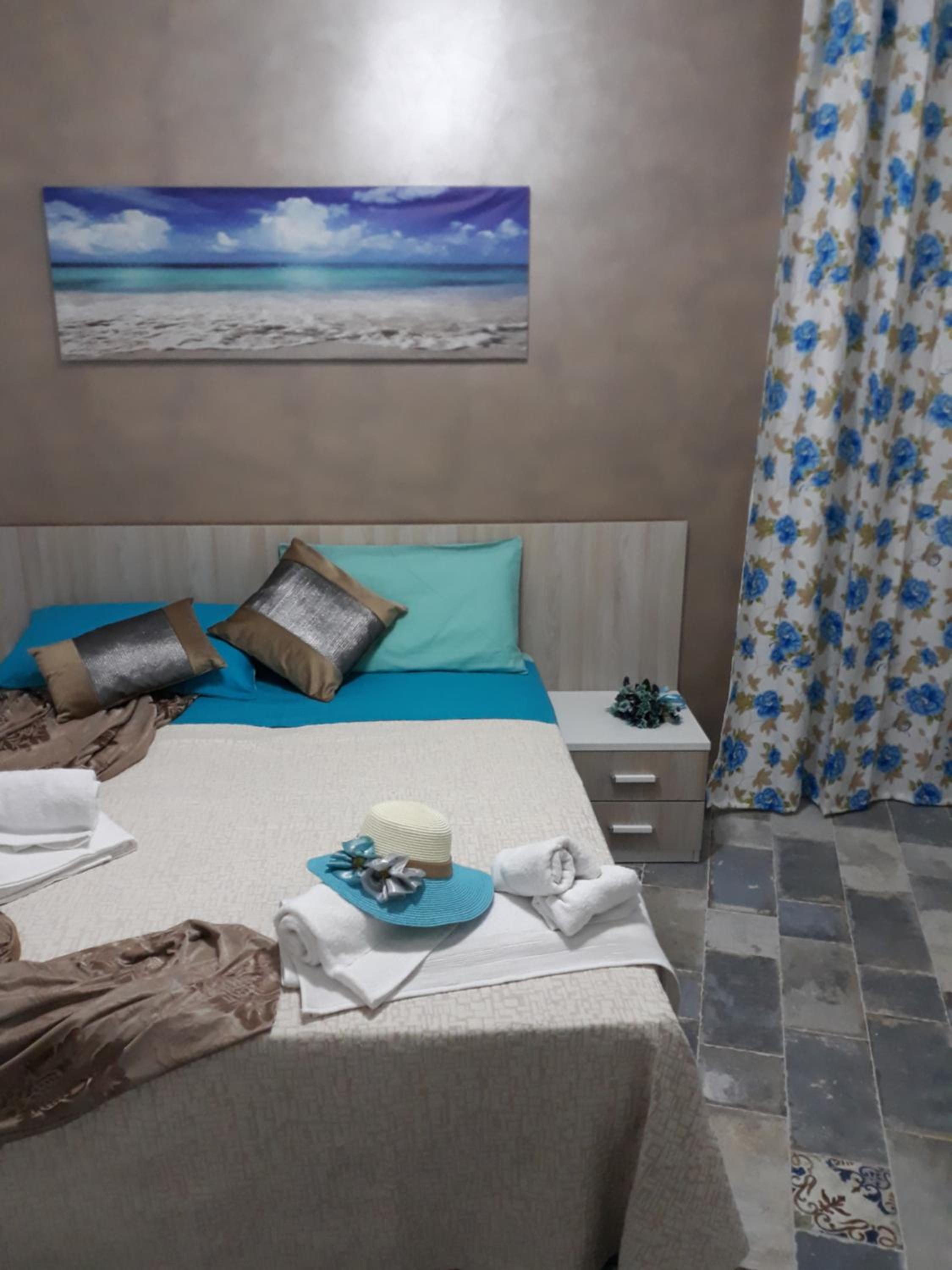 Deluxe Double or Twin Room with Balcony - Photo 2