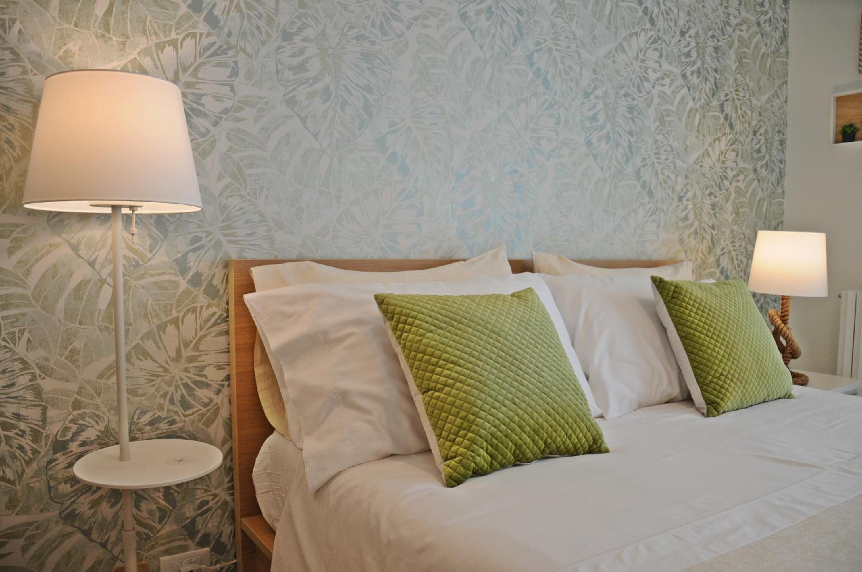 Double Room with Balcony - Photo 15