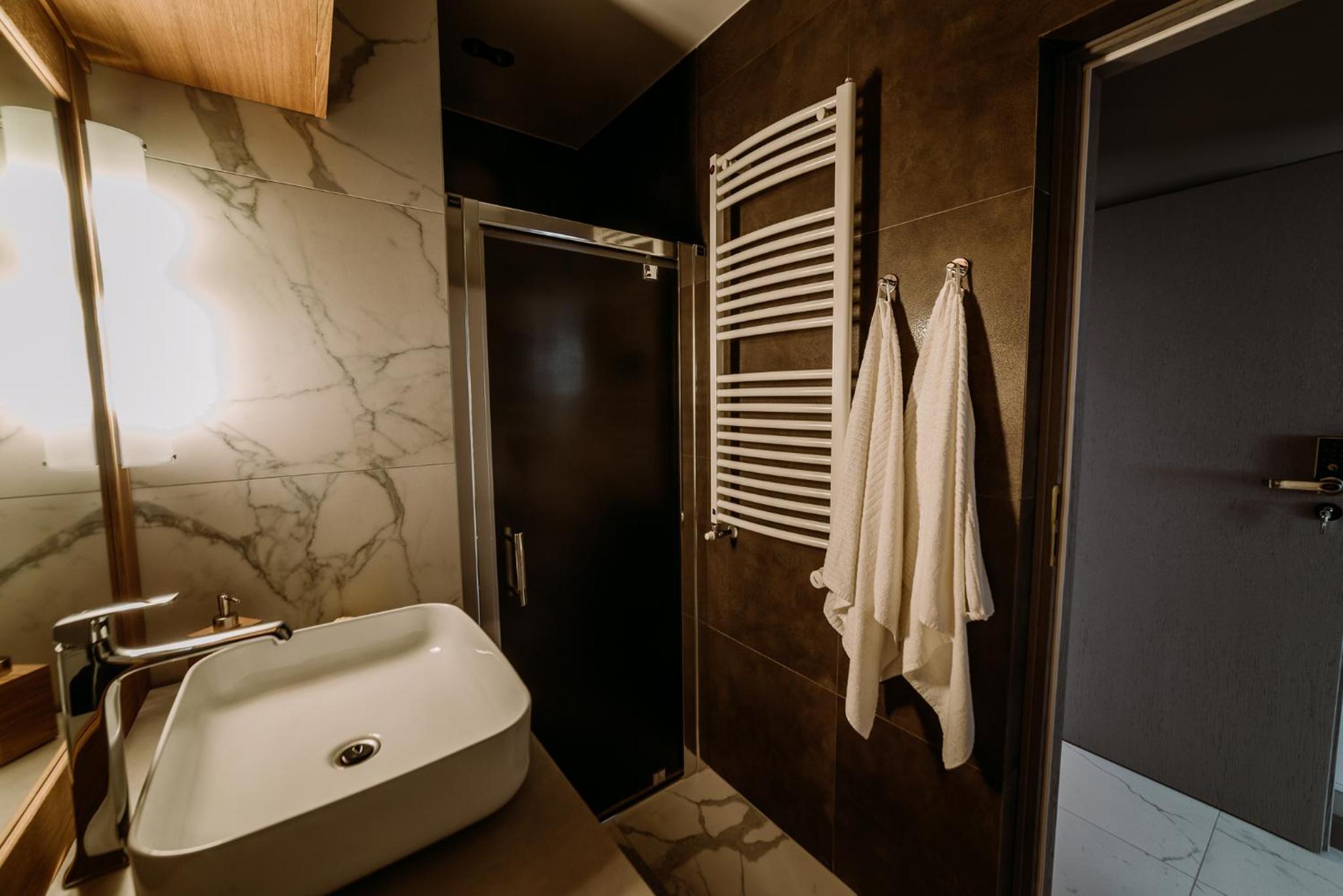 One-Bedroom Apartment - Photo 1