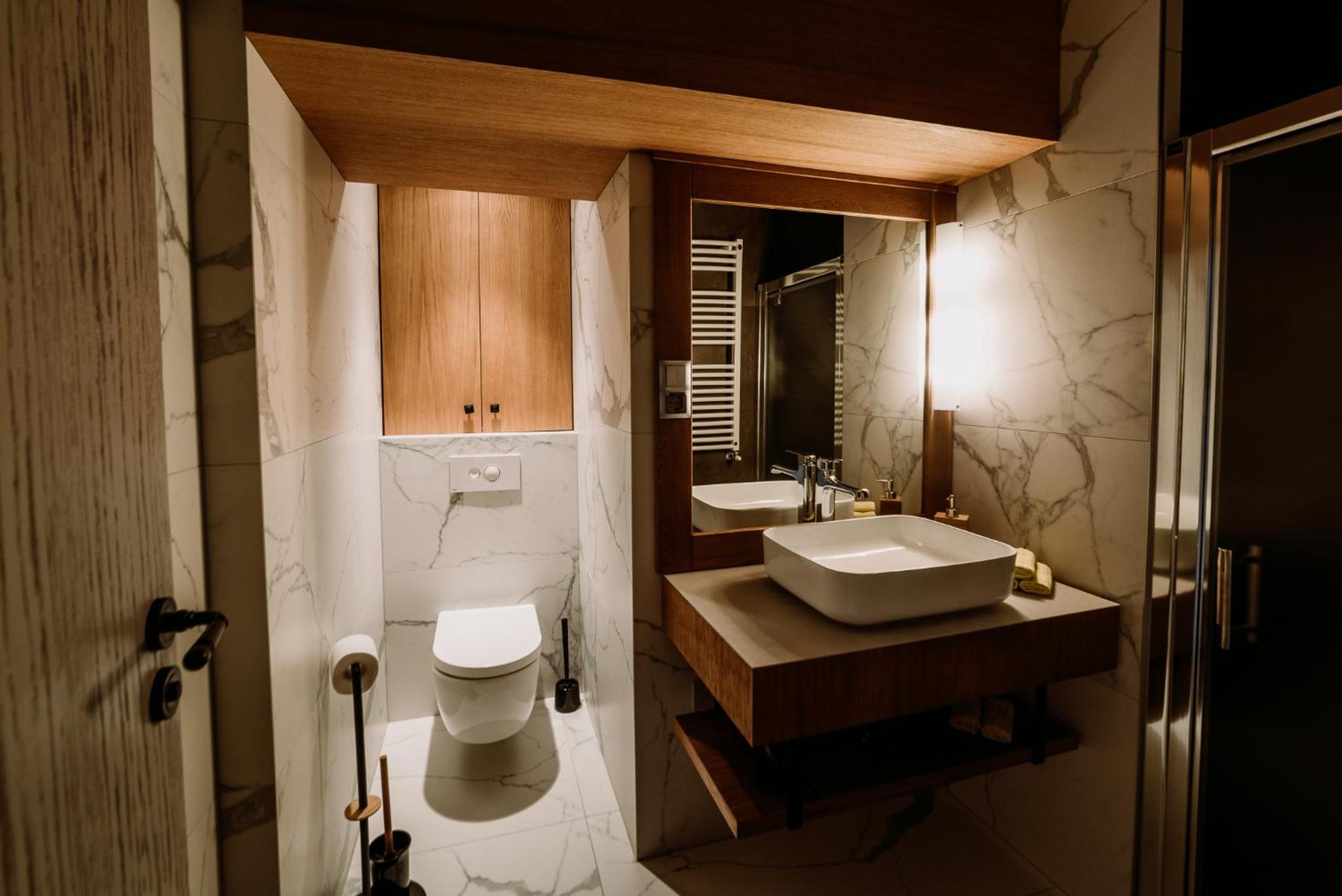 One-Bedroom Apartment - Photo 2