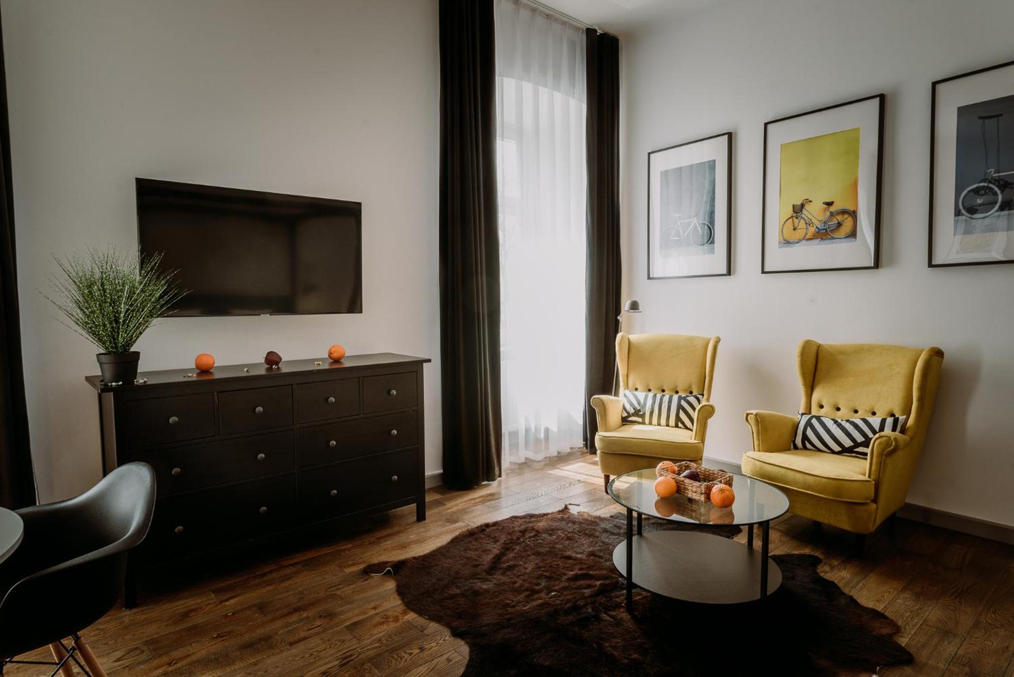 One-Bedroom Apartment - Photo 6