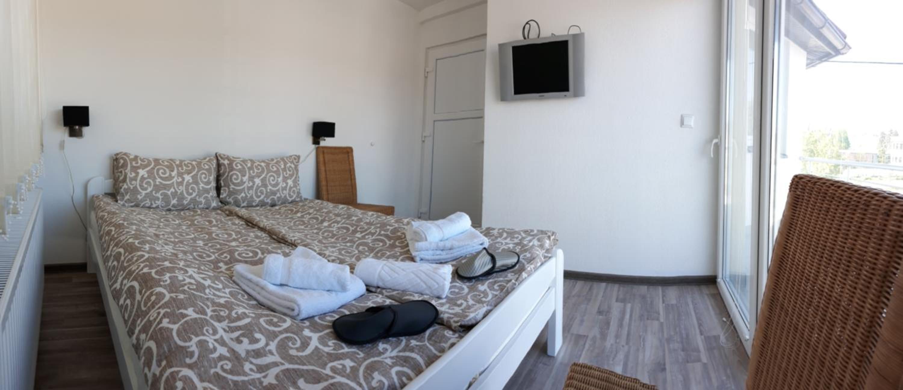 Deluxe Double Room with Balcony photo 2