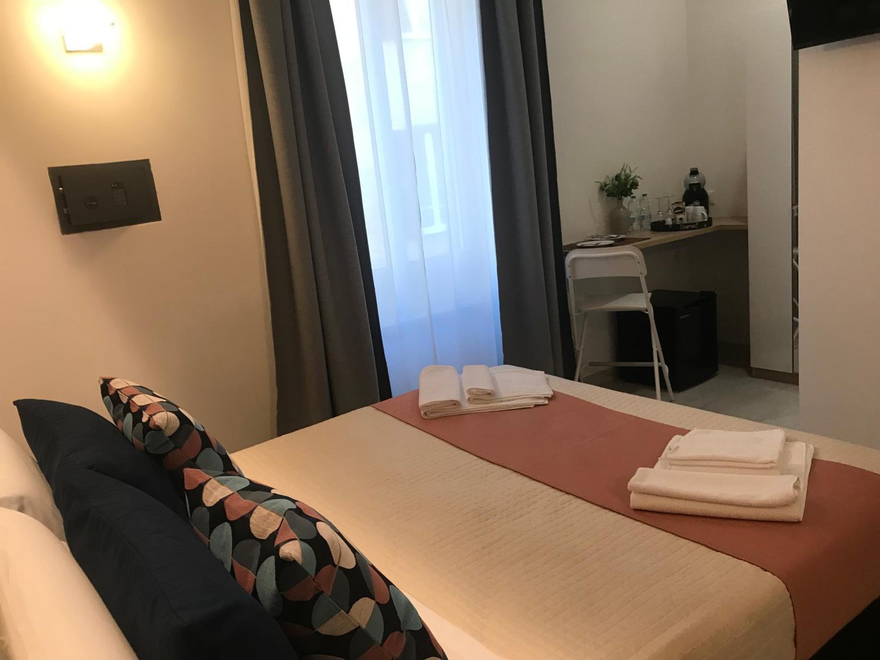 Double Room - Photo 9