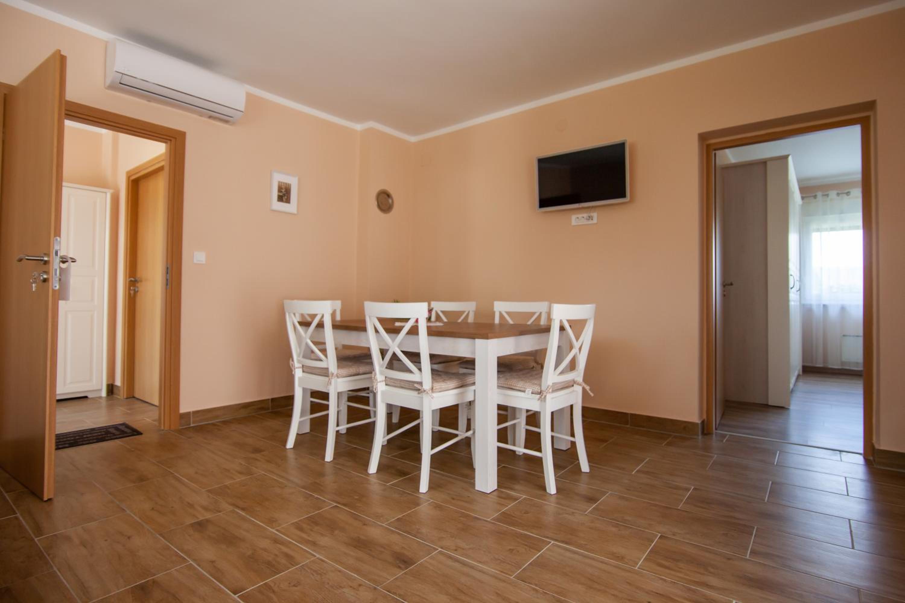 One-Bedroom Apartment - Photo 30