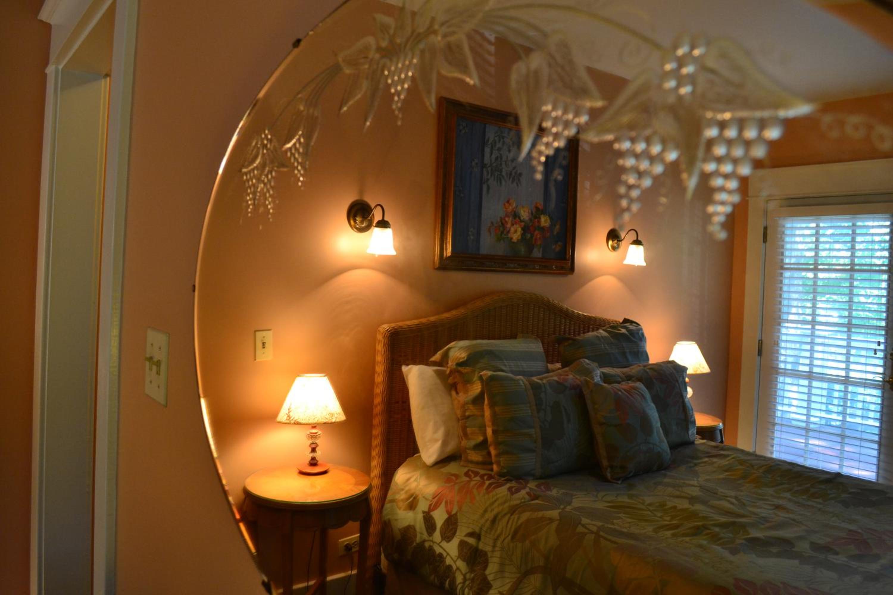 Queen Room - The Lakeside photo 1