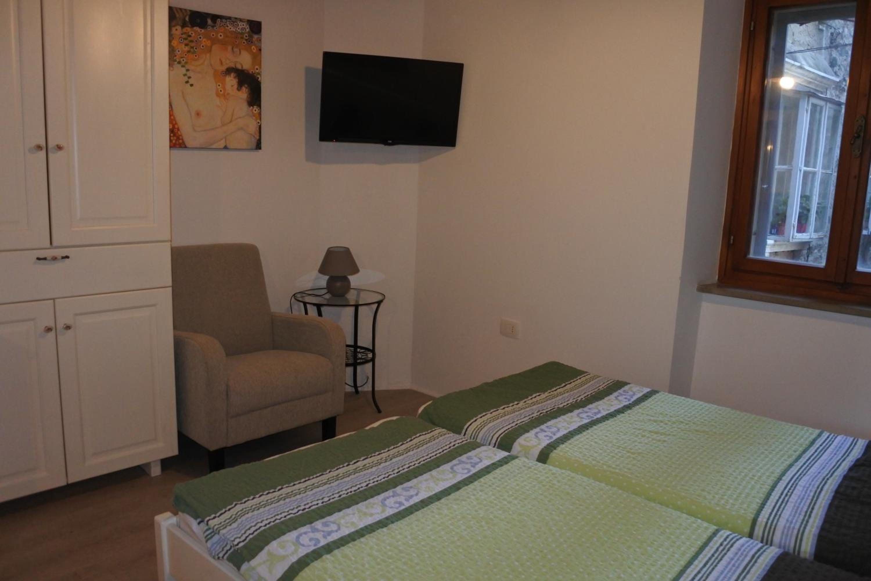 Studio Apartment photo 3