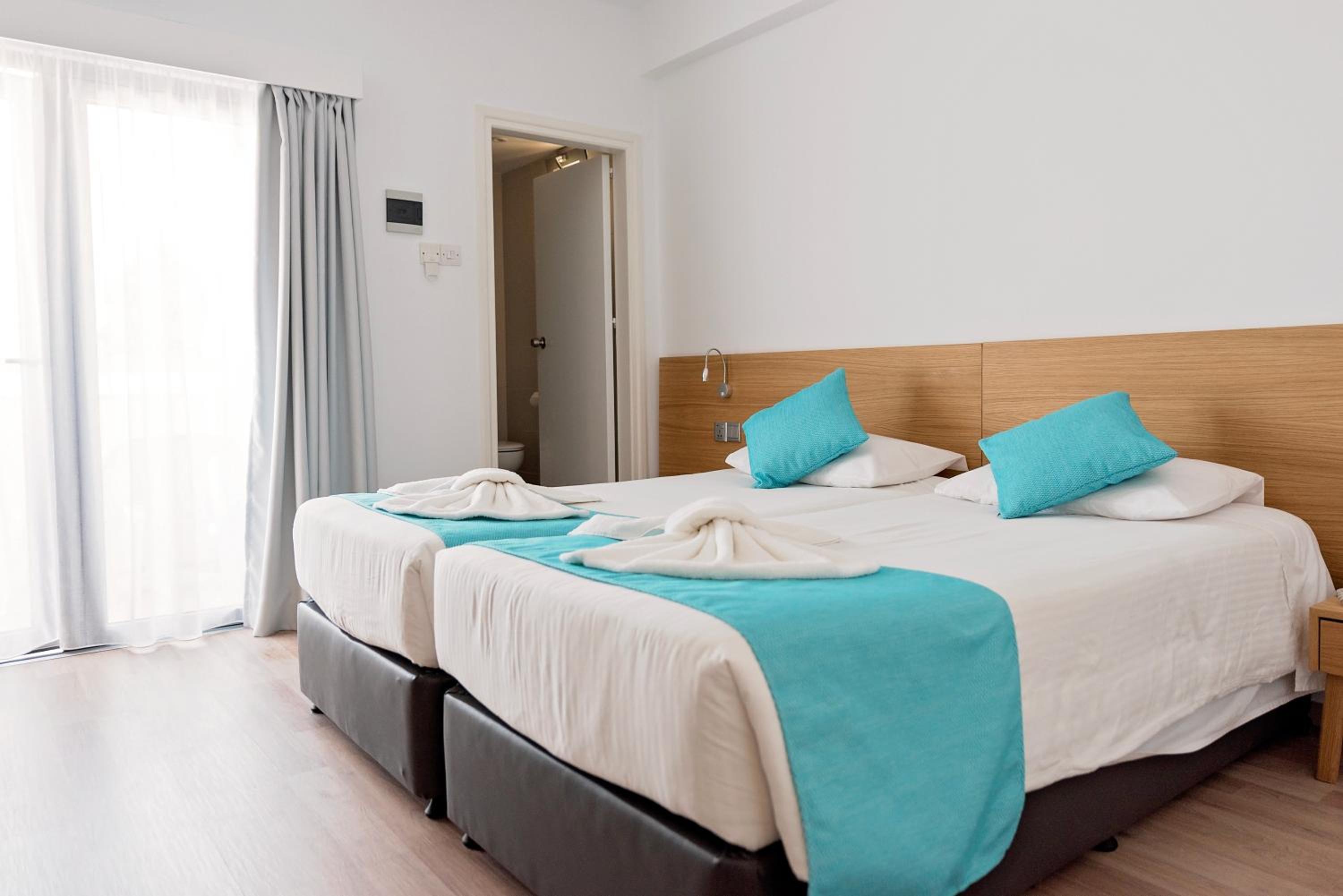Twin Room - Photo 1