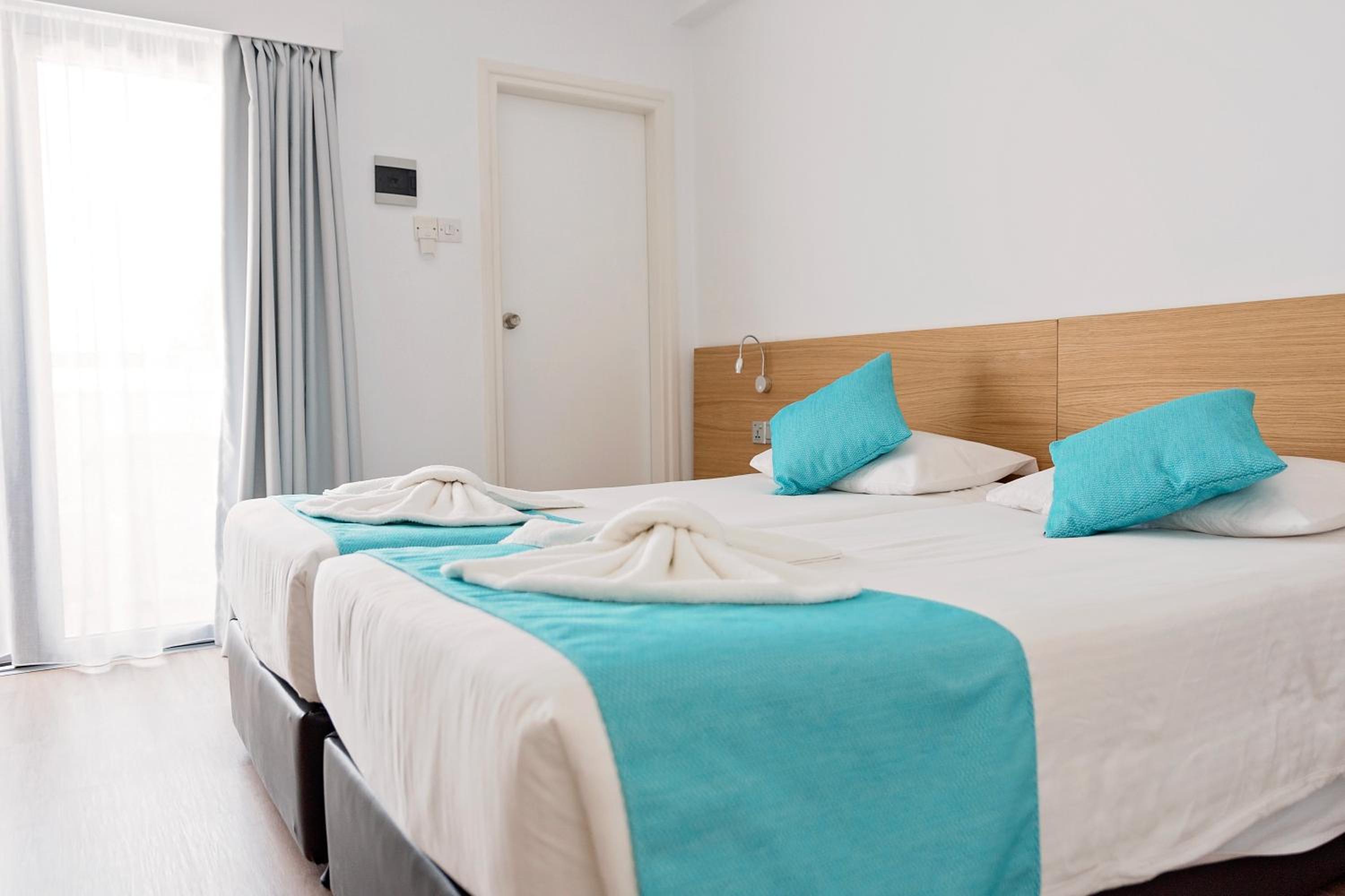 Twin Room - Photo 4