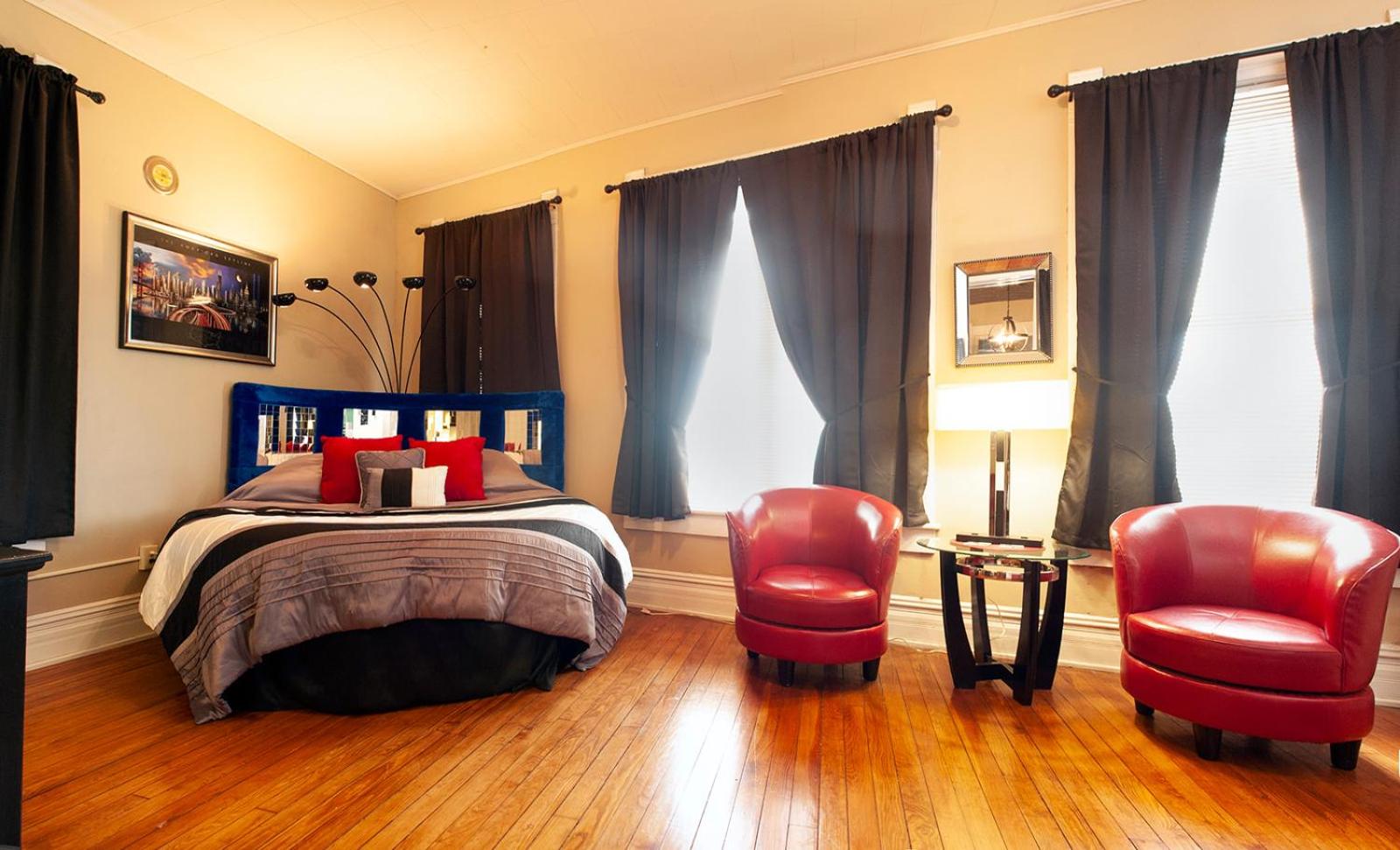 Deluxe King Studio
