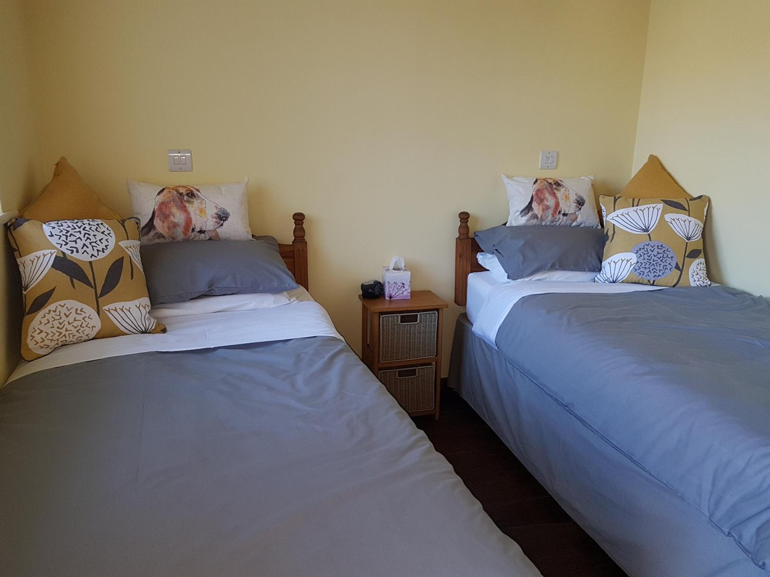 Twin Room - Disability Access - Photo 1