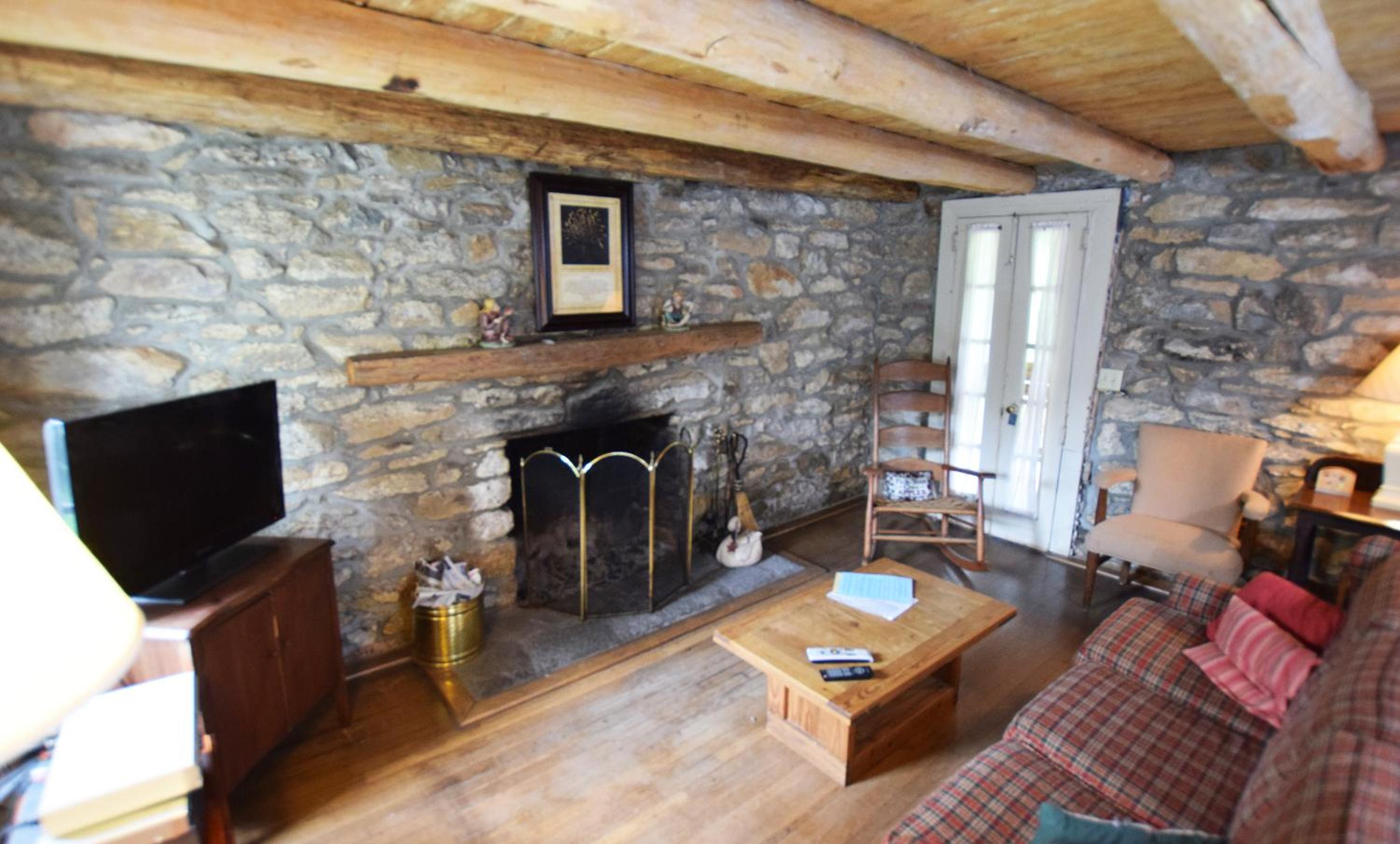 Boxwood Cottage (Pet friendly with add. fee)