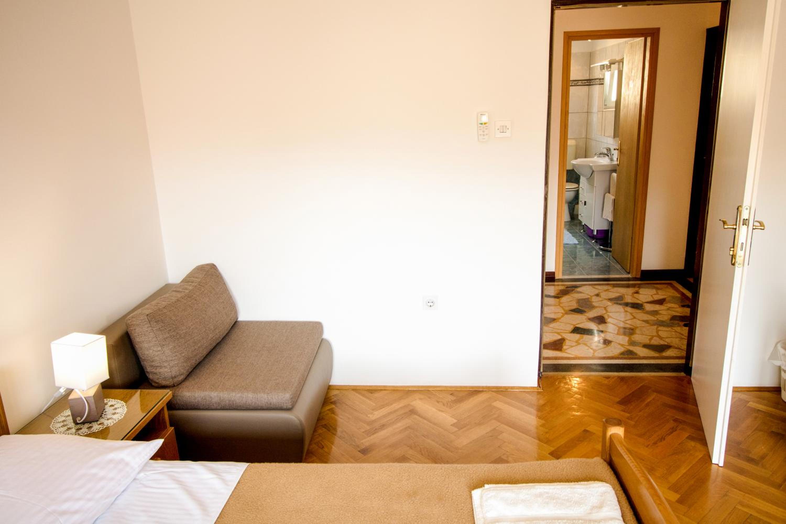 Triple Room with Private External Bathroom photo 2