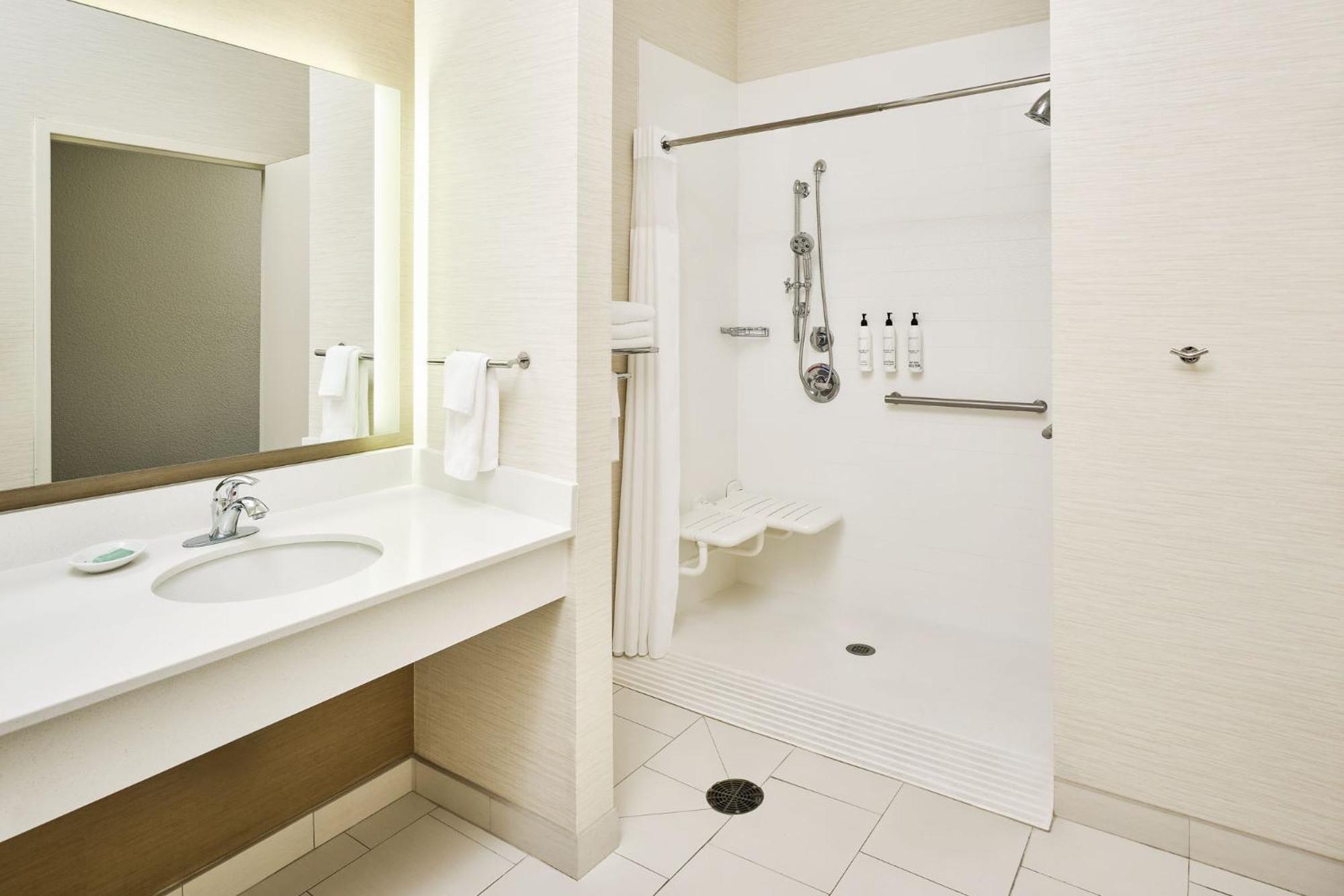 King Room with Roll-in Shower - Mobility and Hearing Accessible