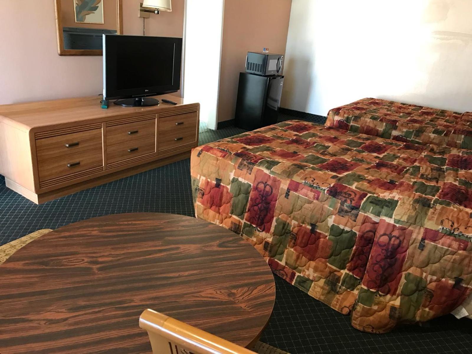 Executive Family Room - Photo 1