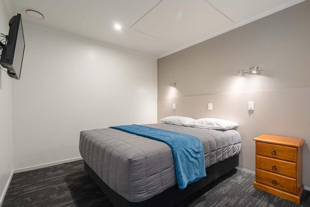 Deluxe Suite with Spa Bath photo 1