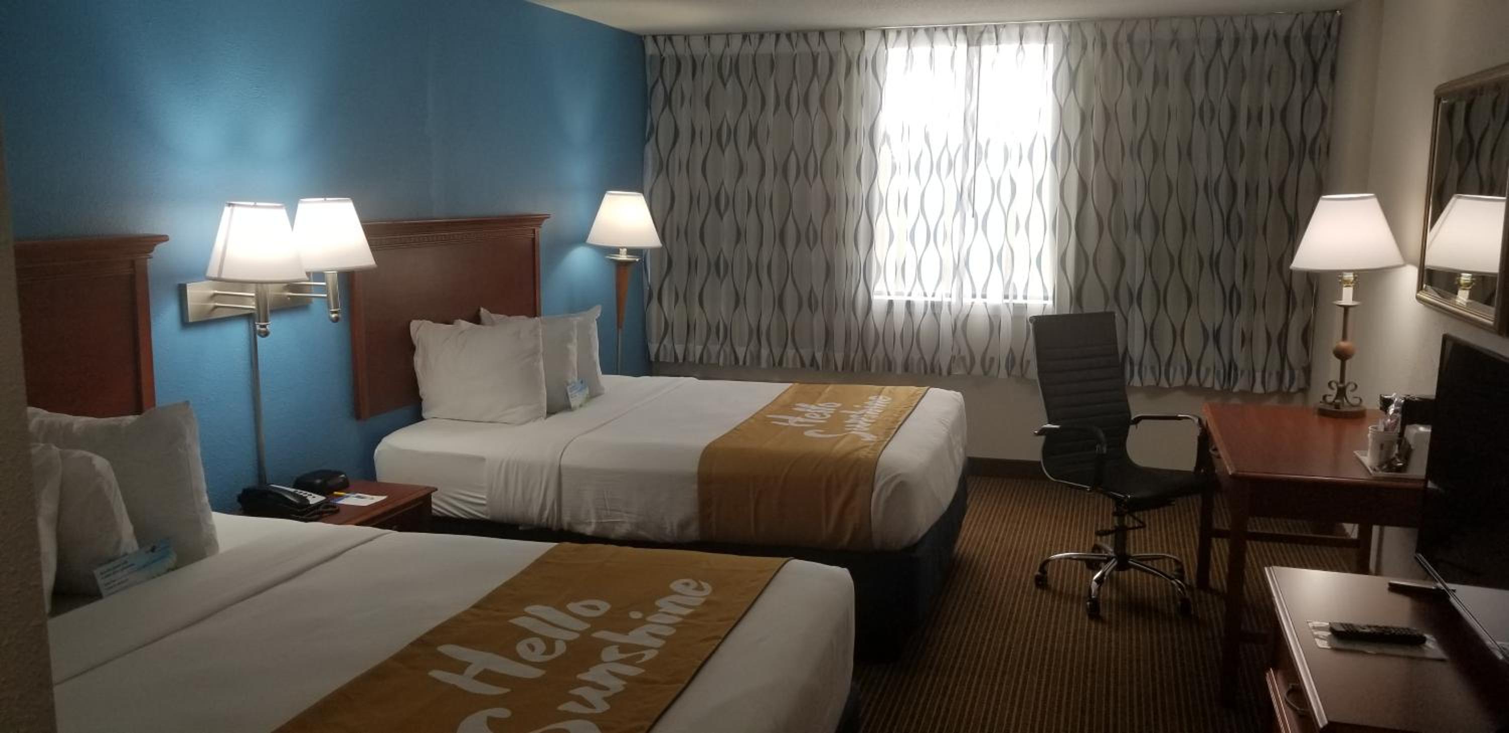 Queen Room with Two Queen Beds - Non-Smoking - Photo 1