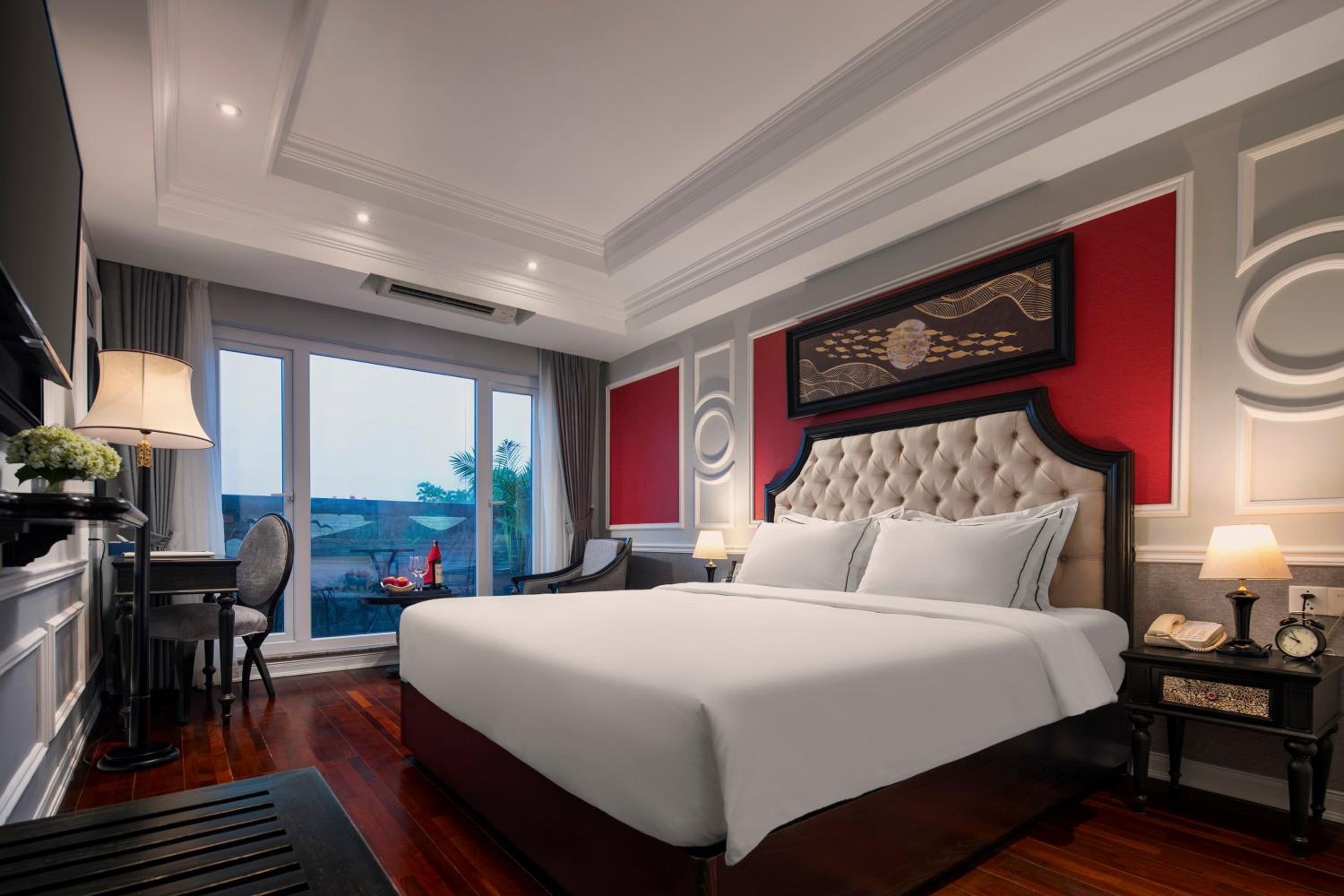Junior Suite with Balcony photo 1