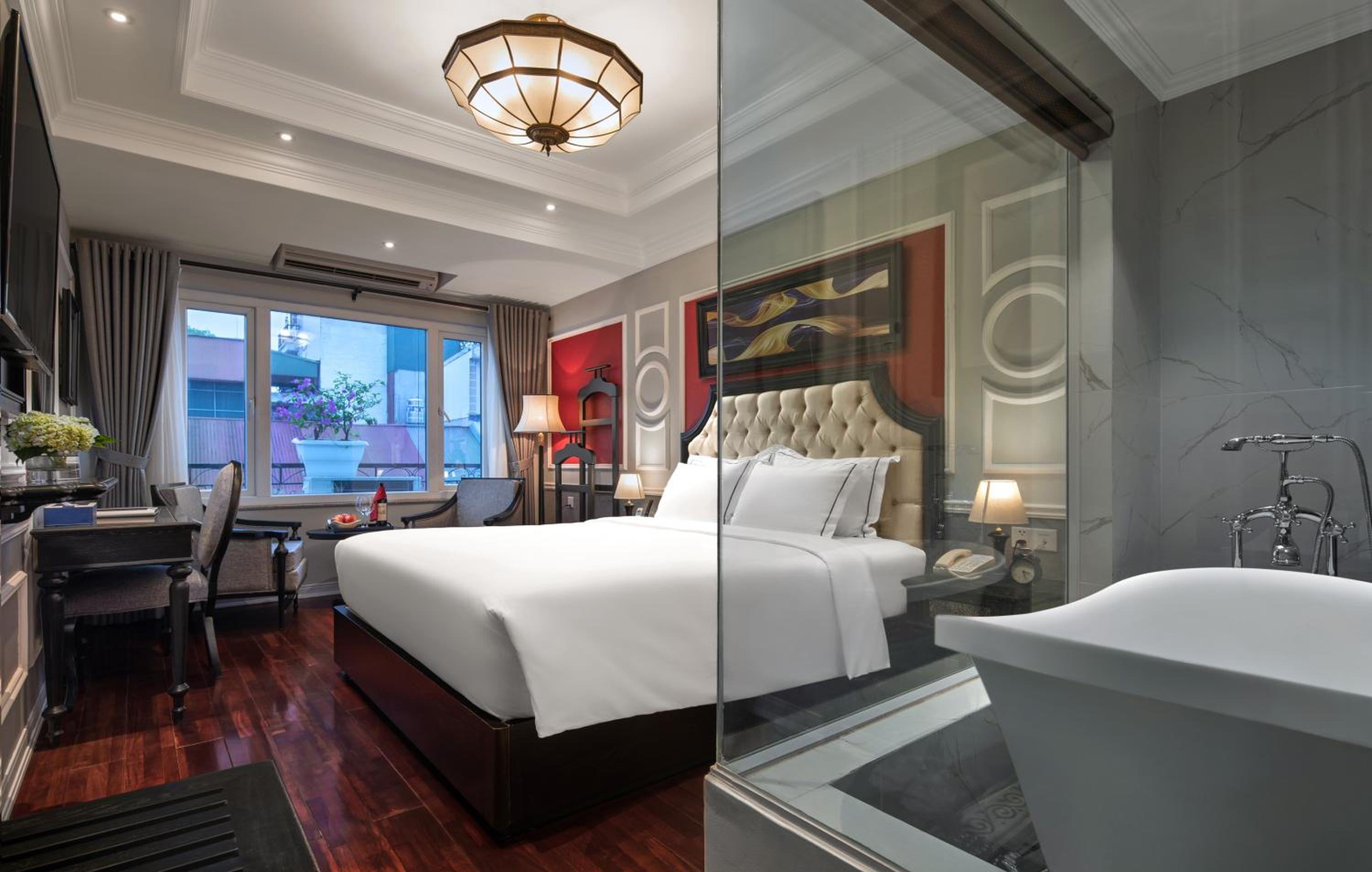 Executive Suite - Photo 1