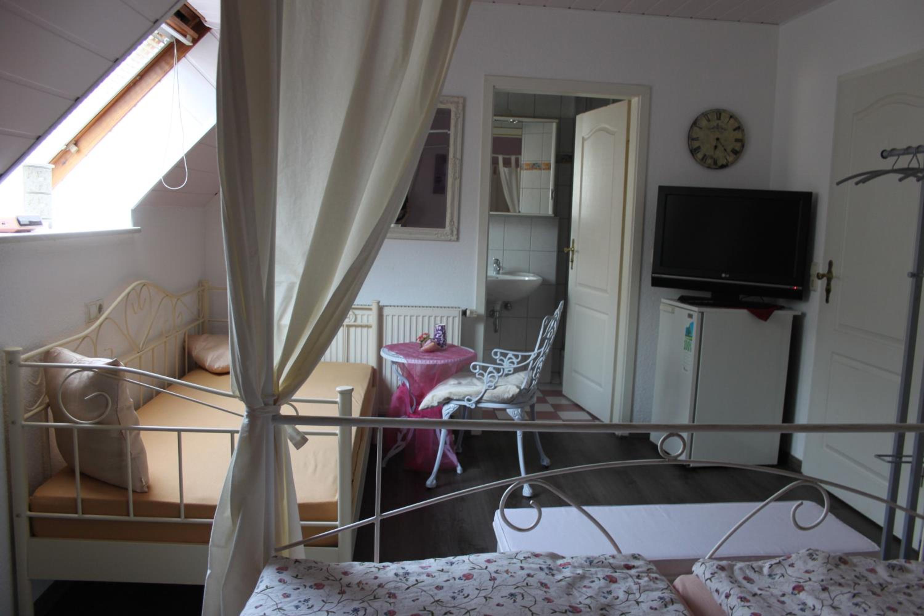Double Room - Photo 1